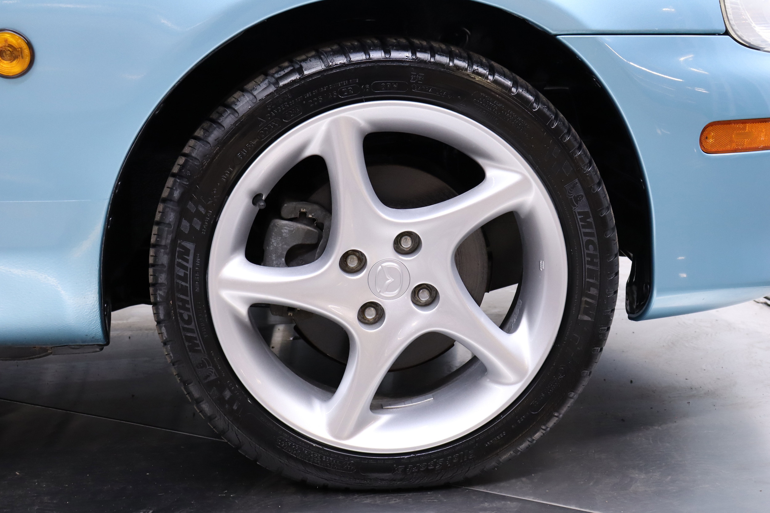 2000 Mazda Roadster 31