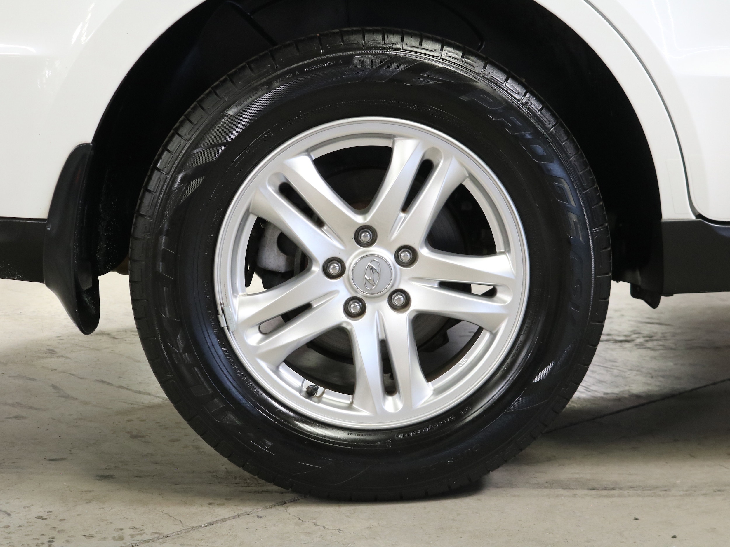2012 Hyundai Santa Fe 33