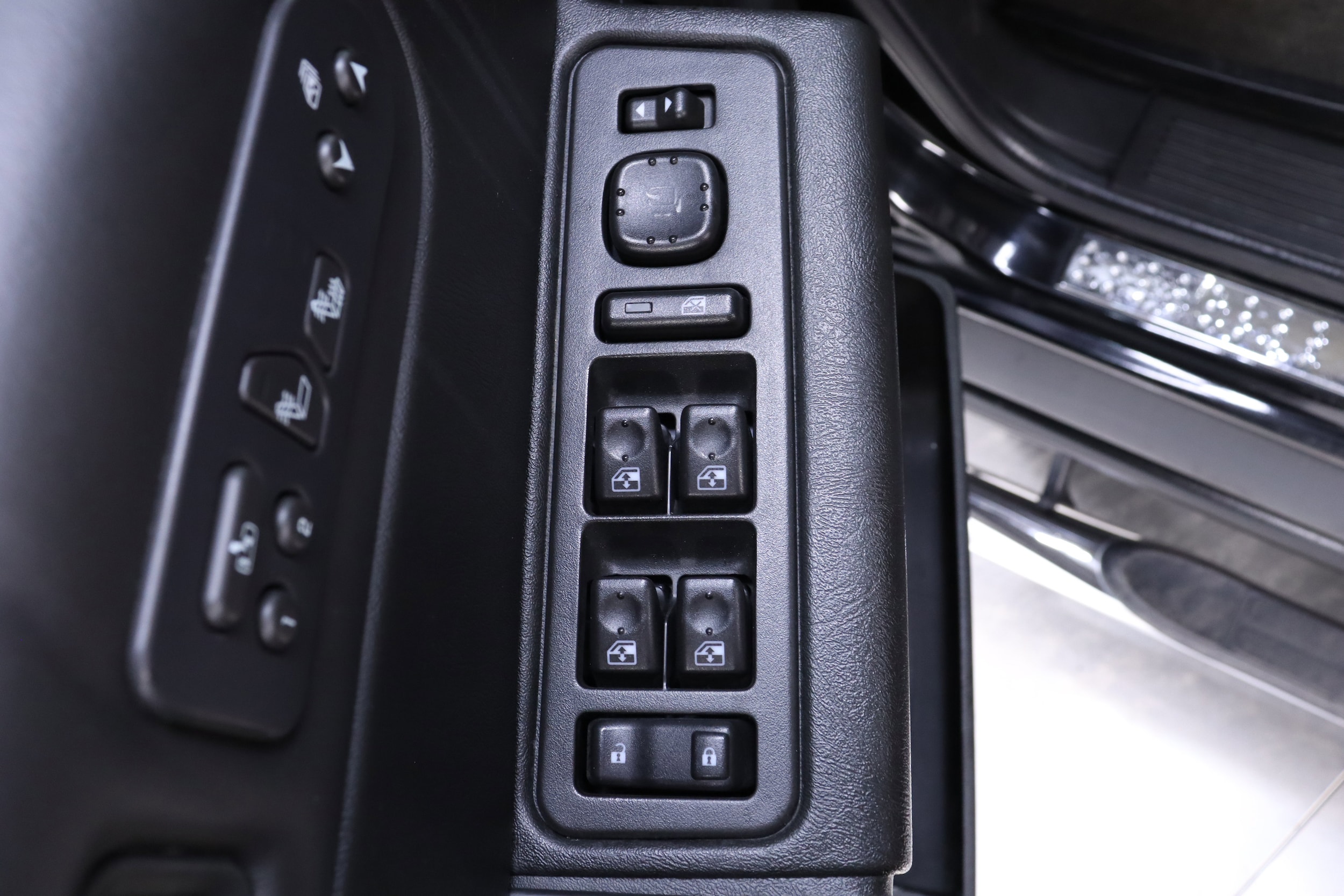 2005 HUMMER H2 62
