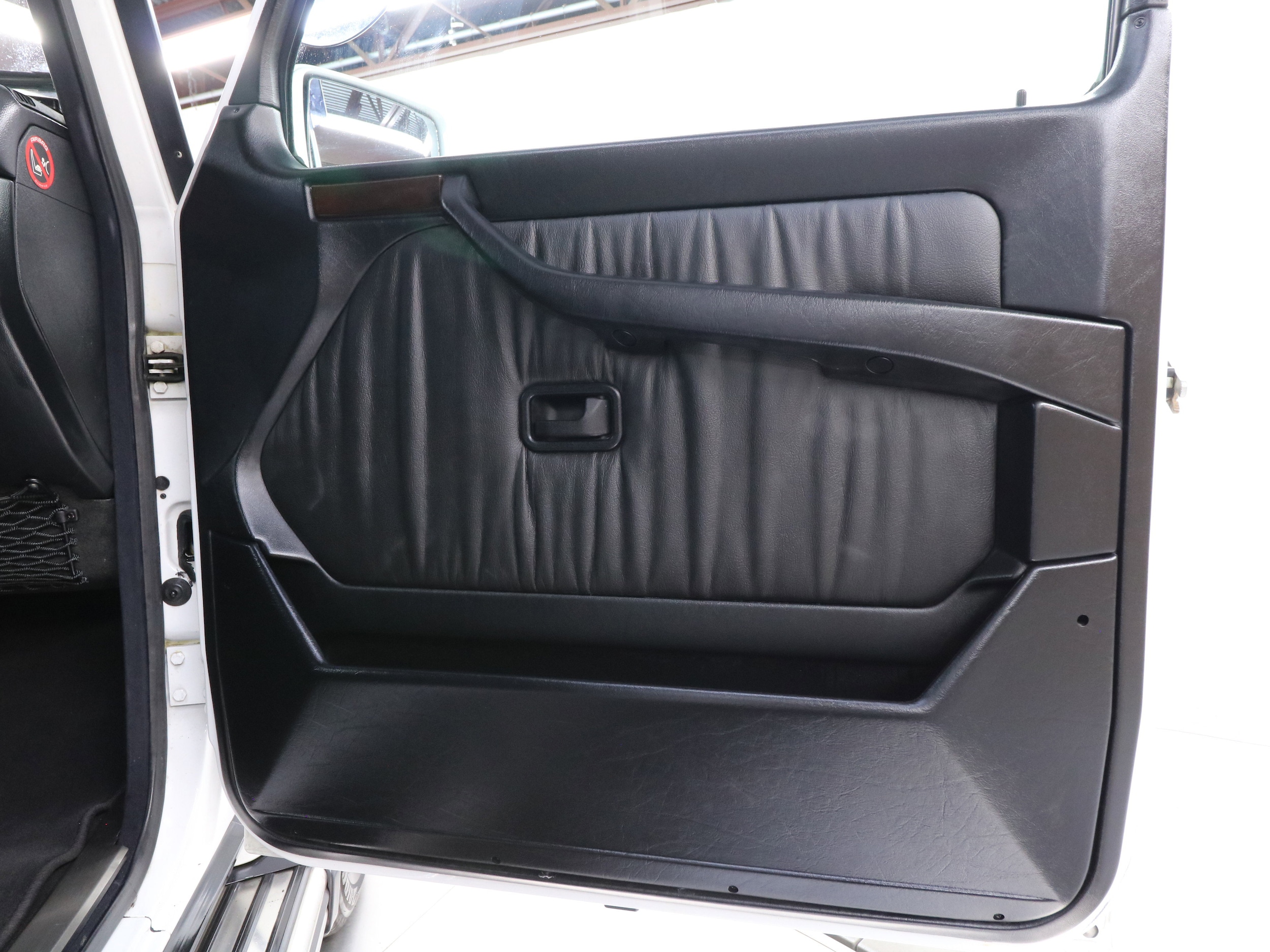2000 Mercedes-Benz G500 25