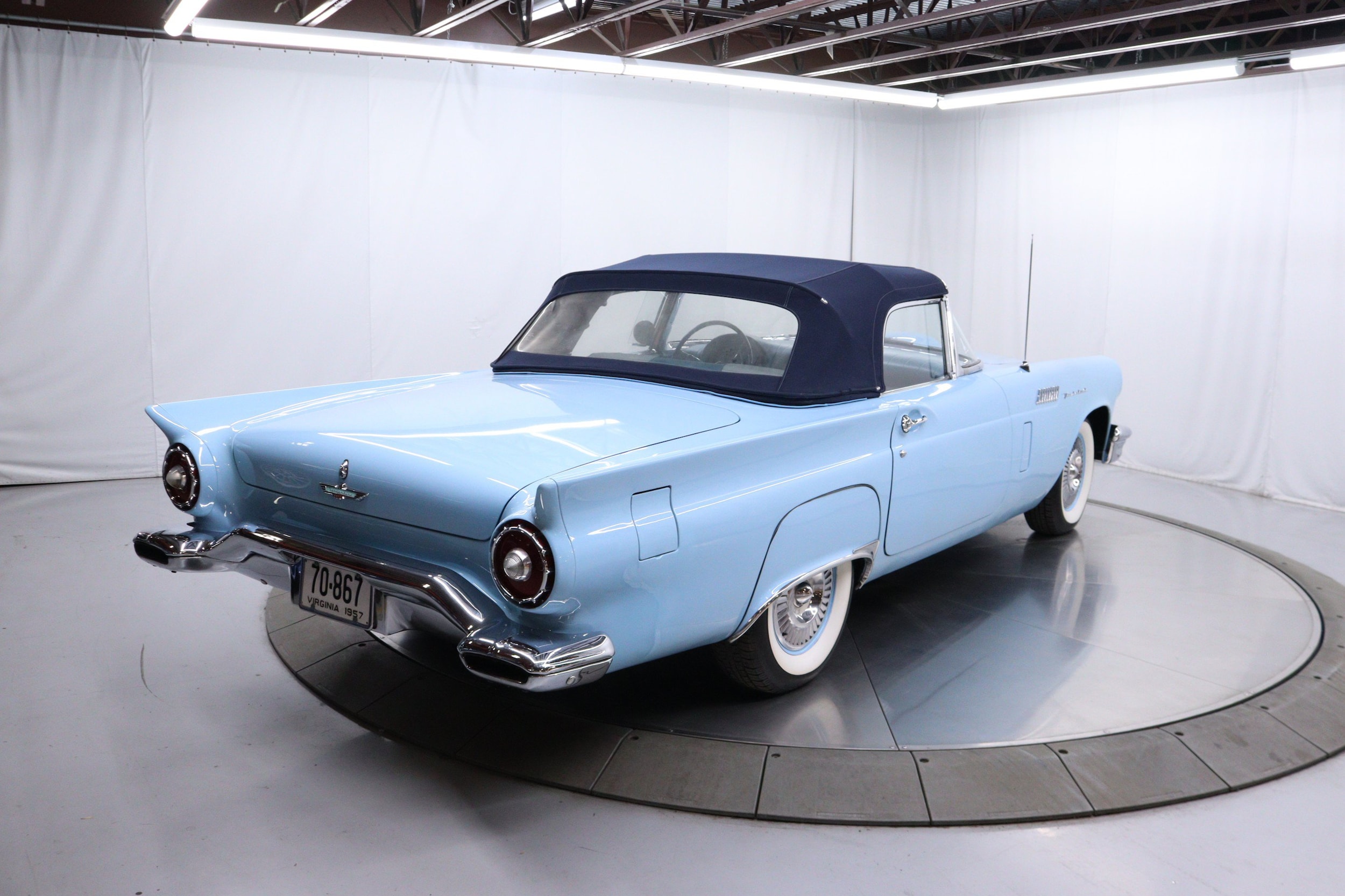 1957 Ford Thunderbird 15
