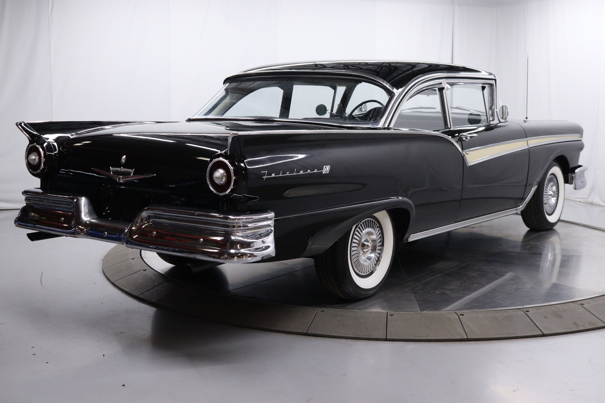 1957 Ford Fairlane 7