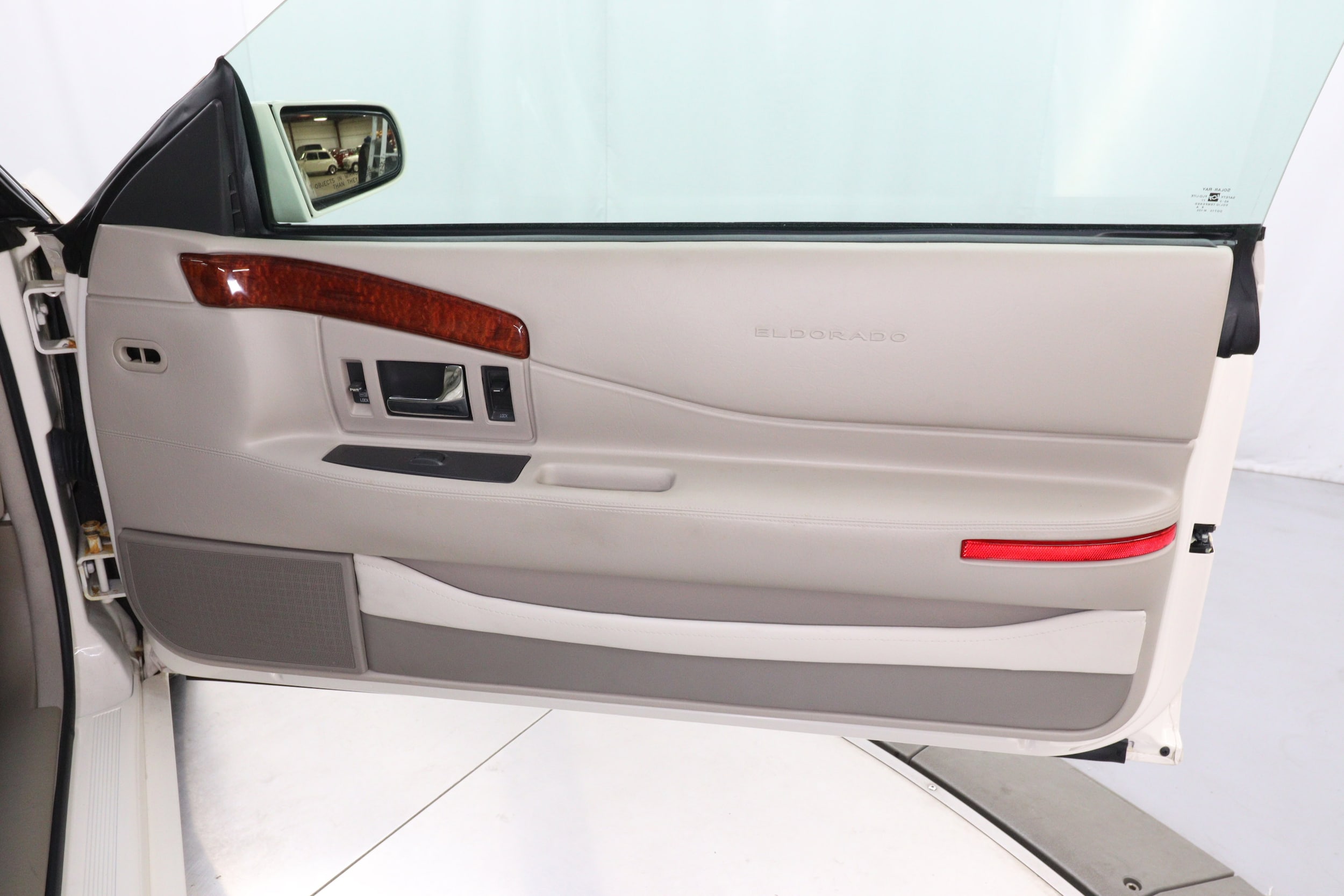 2002 Cadillac Eldorado 23