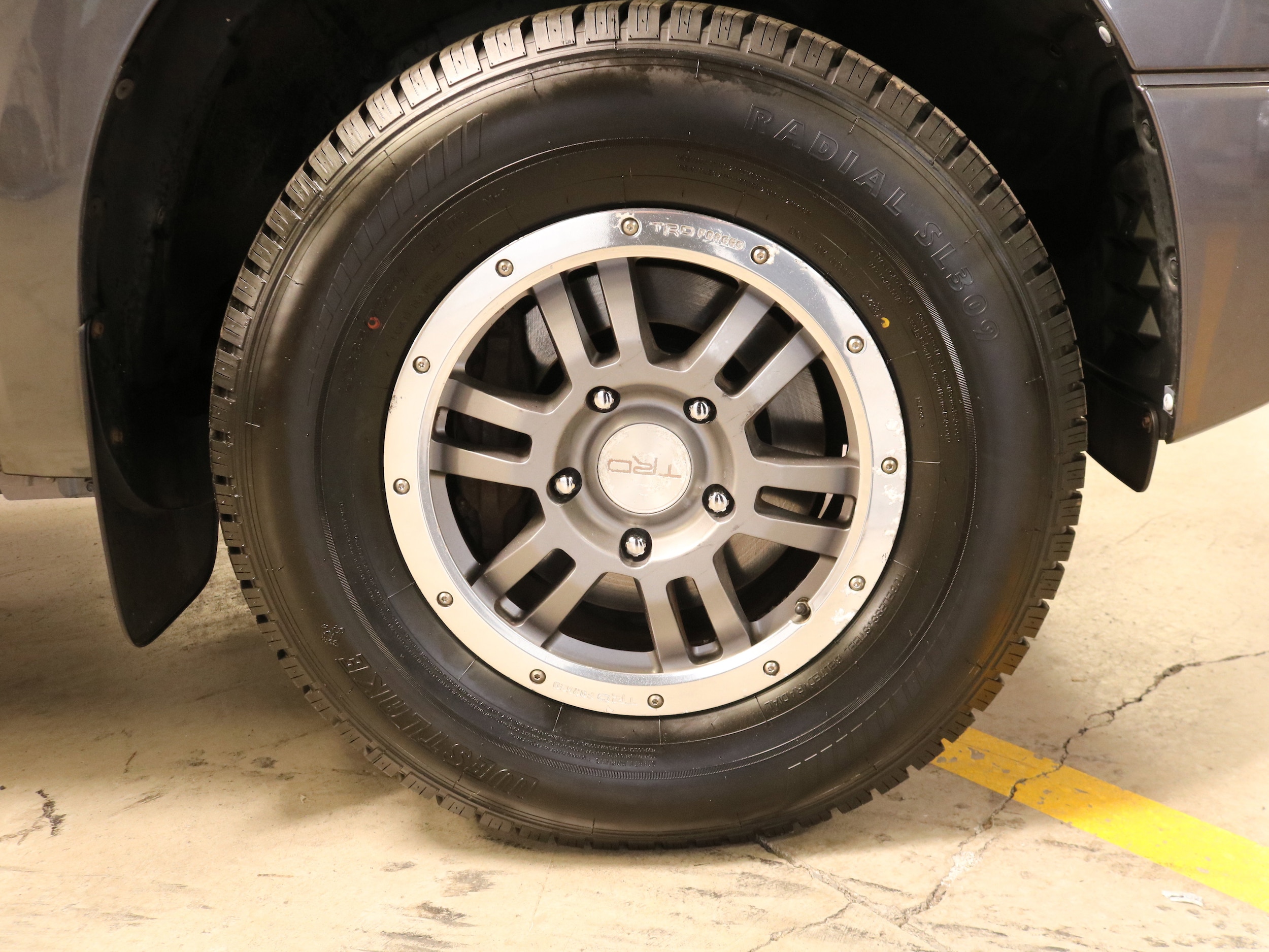 2012 Toyota Tundra 4WD Truck 32