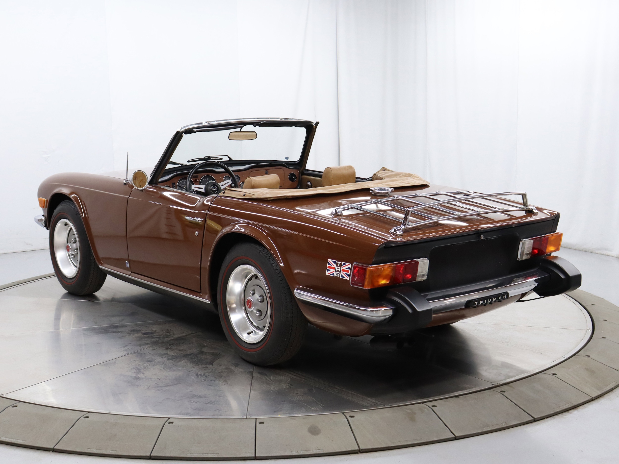 1976 Triumph TR6 27