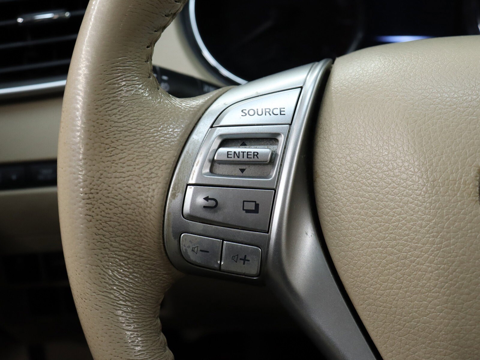 2014 Nissan Rogue 50