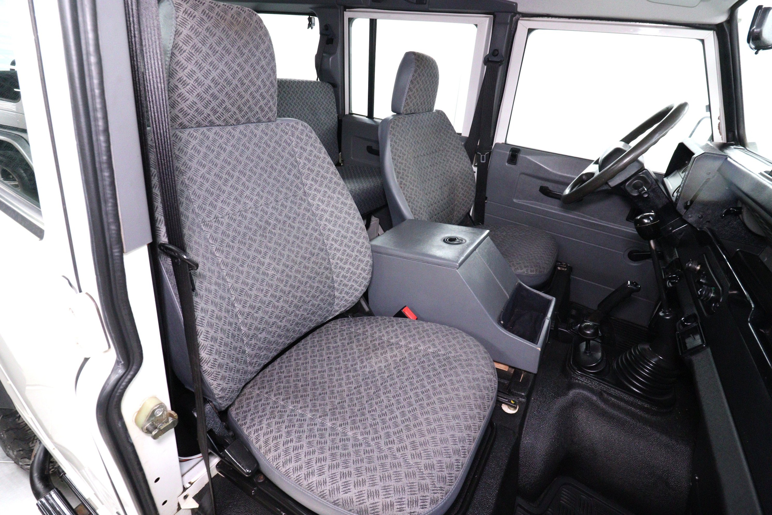 2001 Land Rover Defender 19