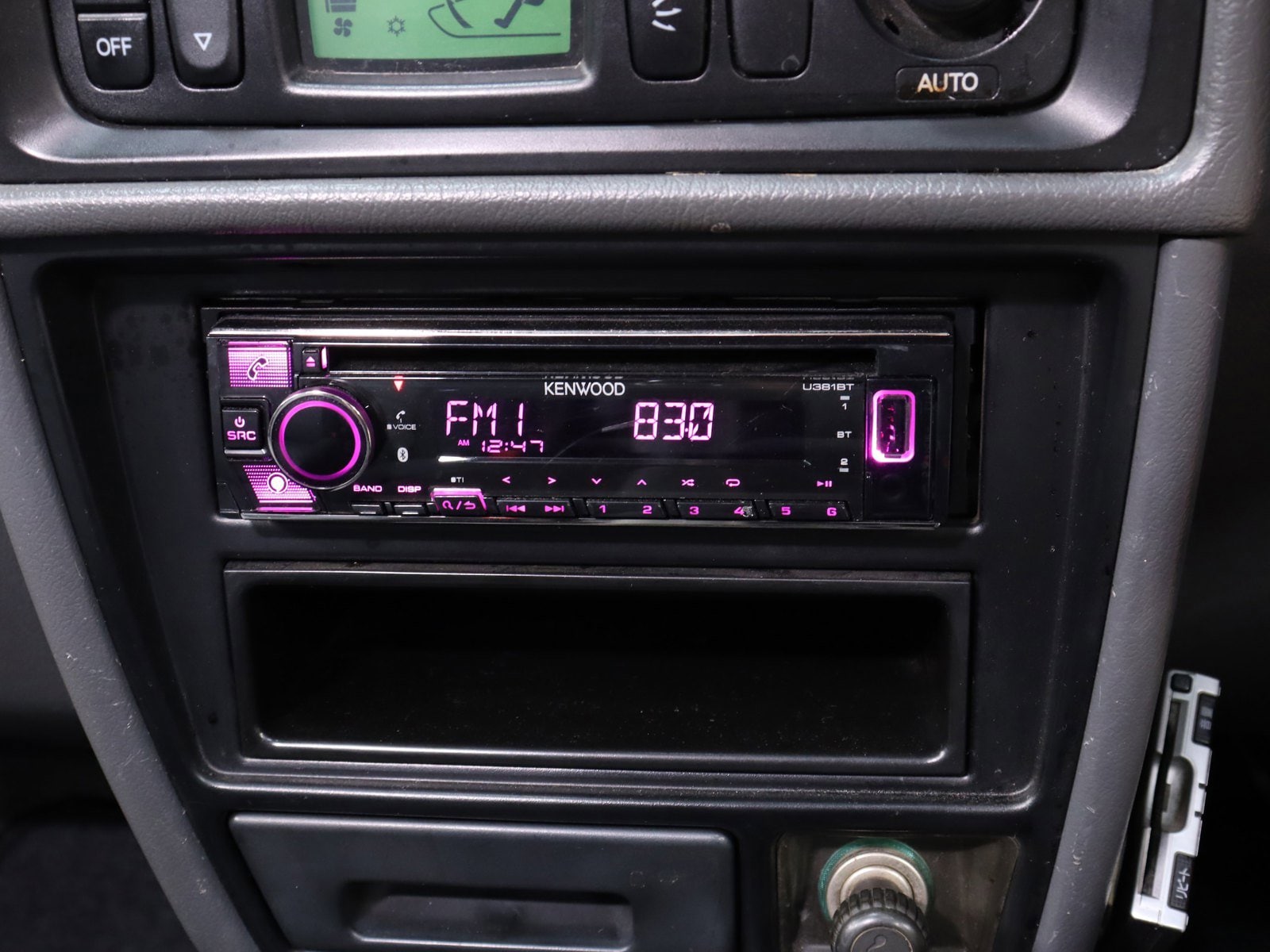 1995 Mitsubishi Chariot 12