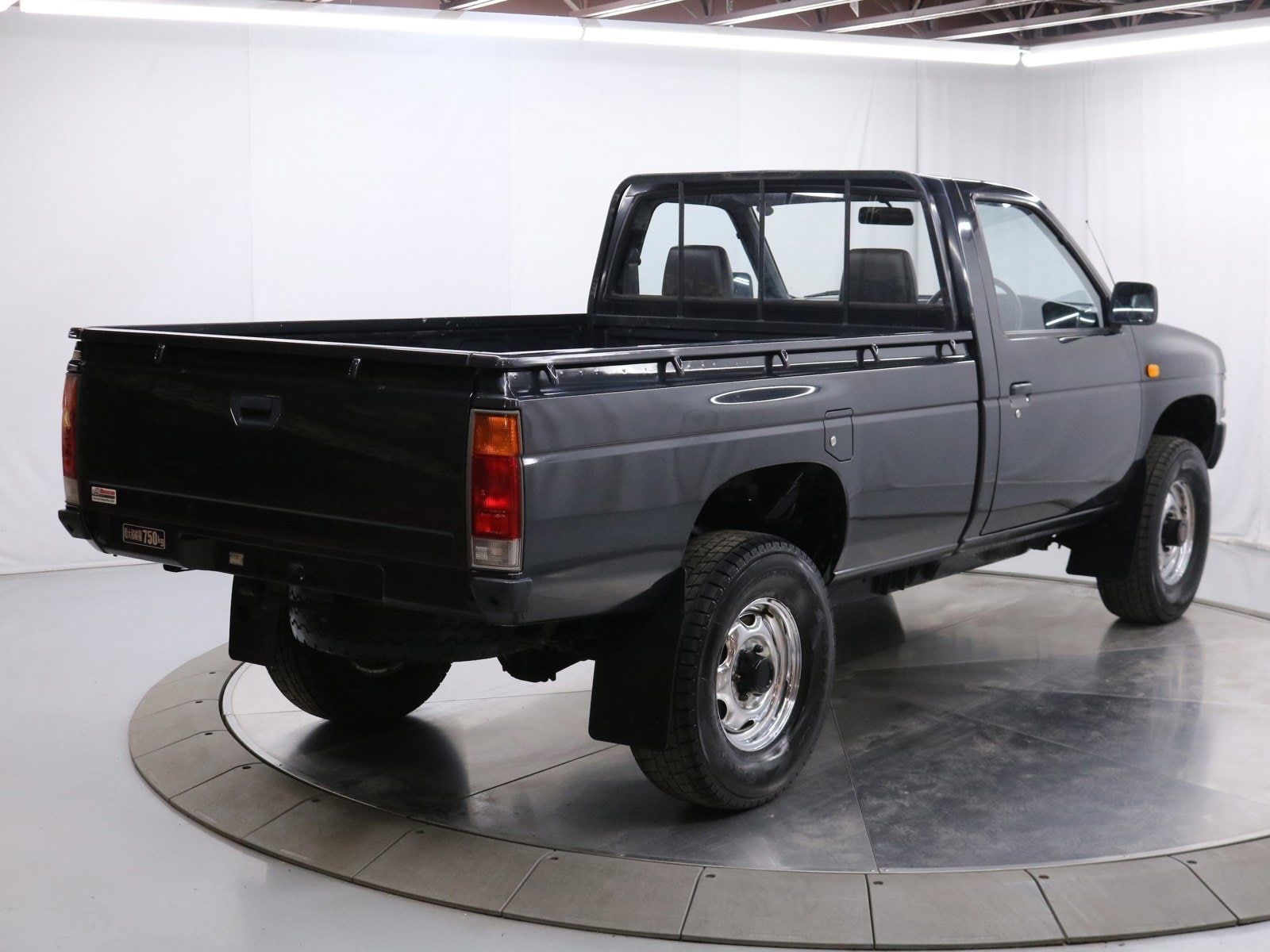 1995 Nissan Datsun 6