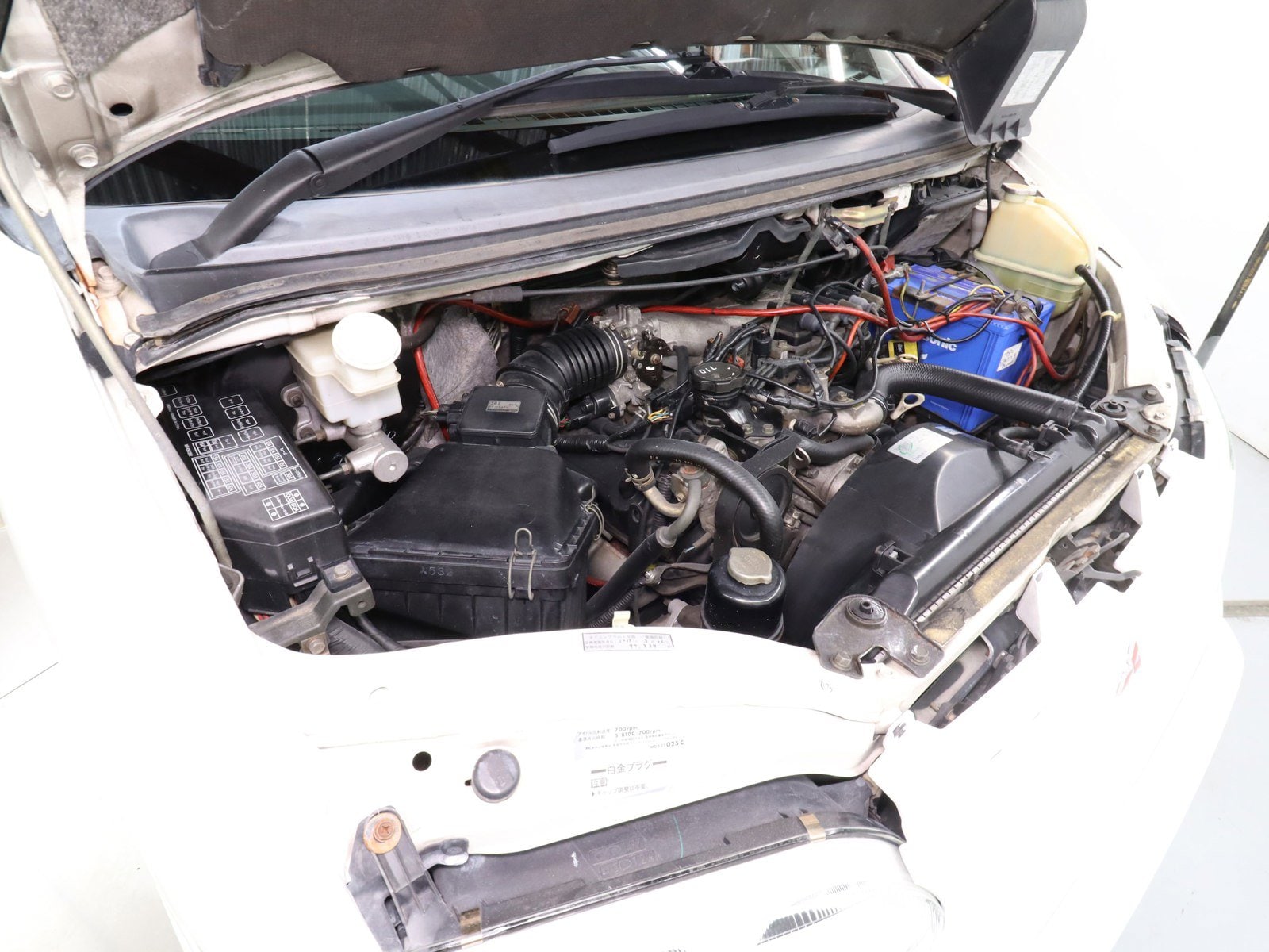 1998 Mitsubishi Delica 25