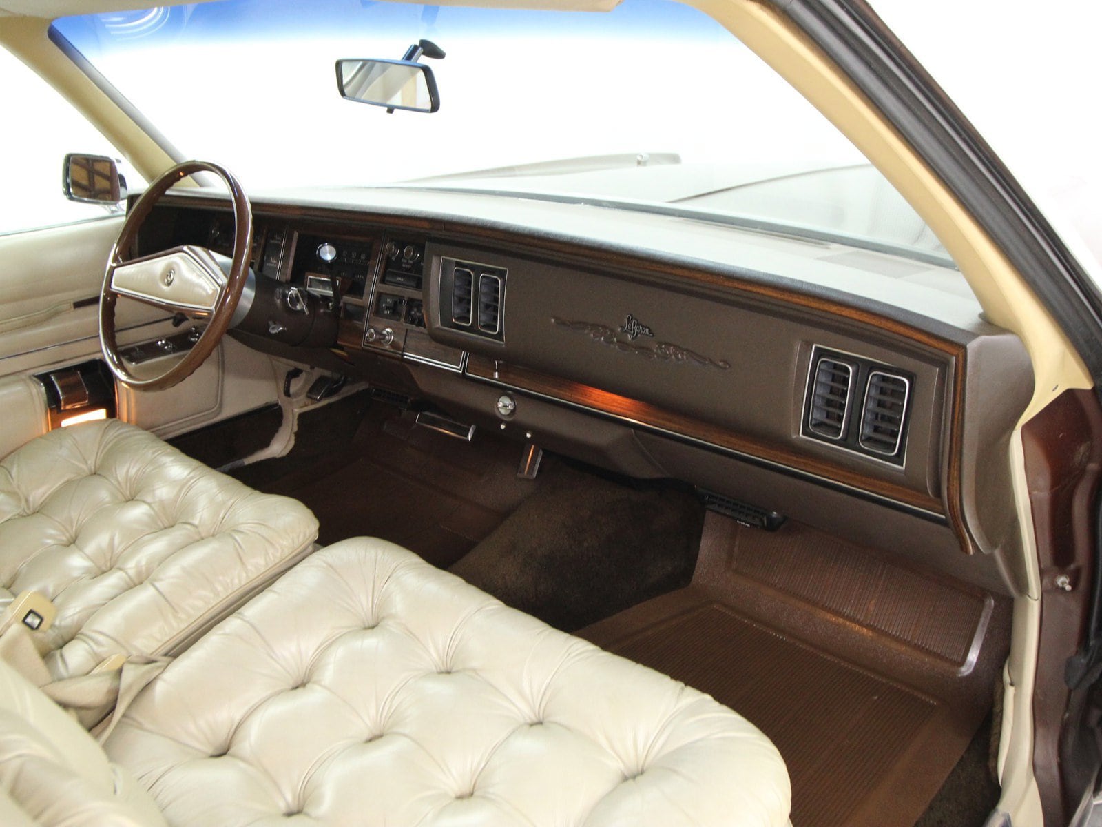 1975 Chrysler Imperial 26