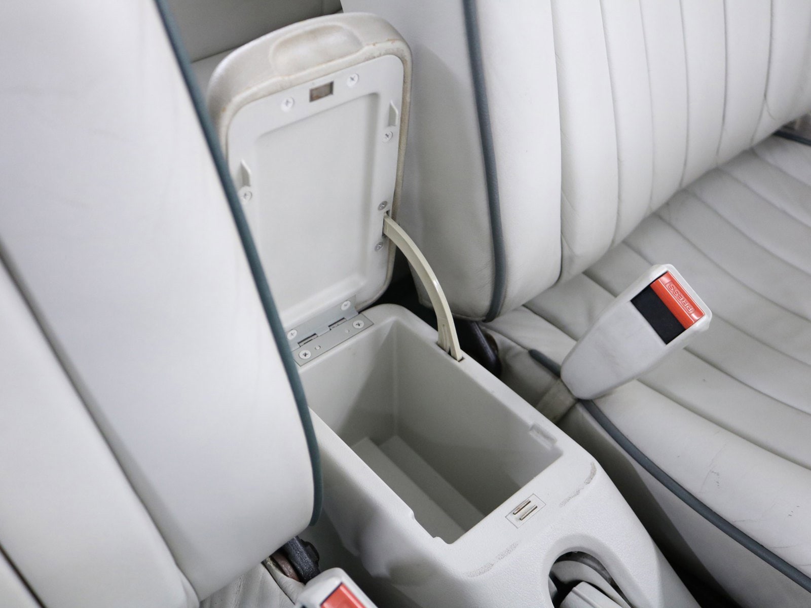 1991 Nissan Figaro 43