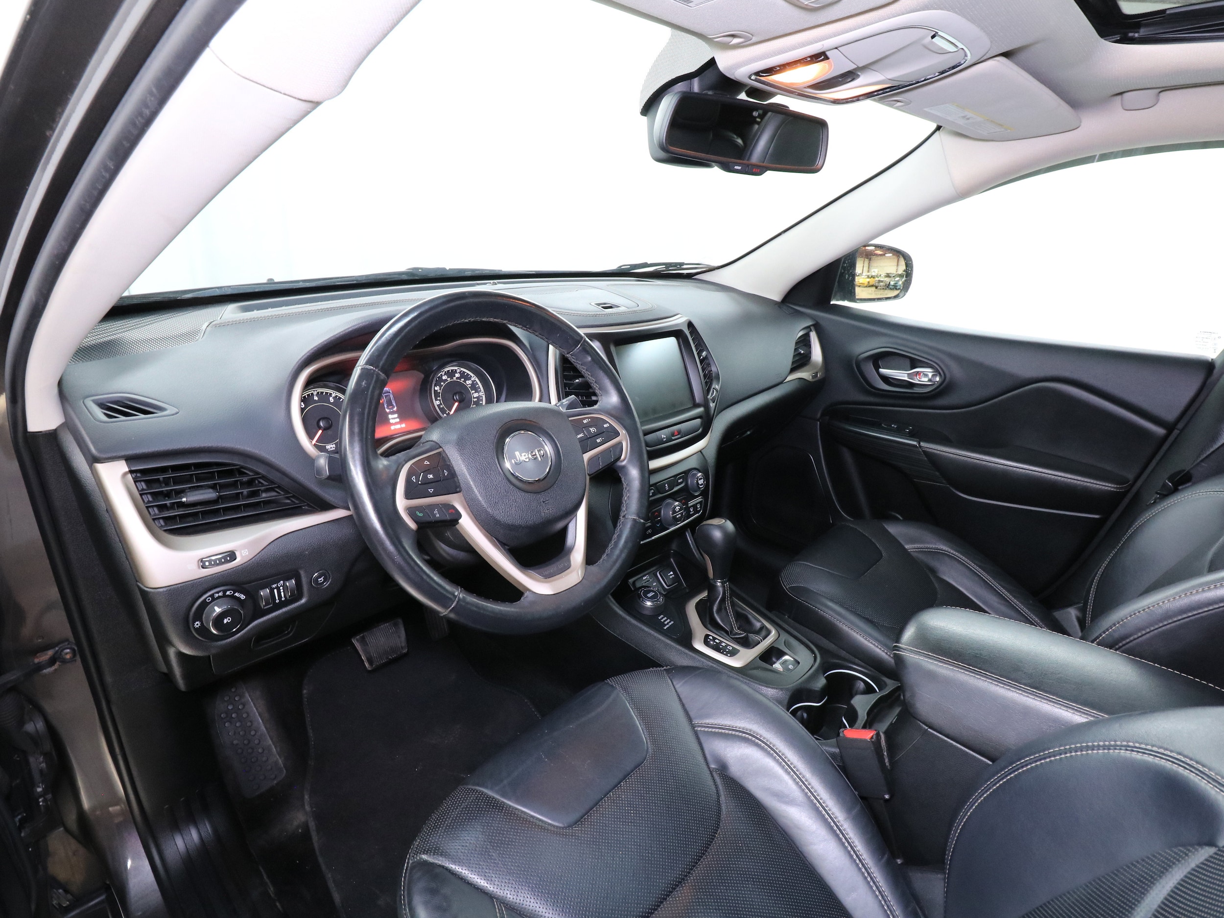 2014 Jeep Cherokee 9