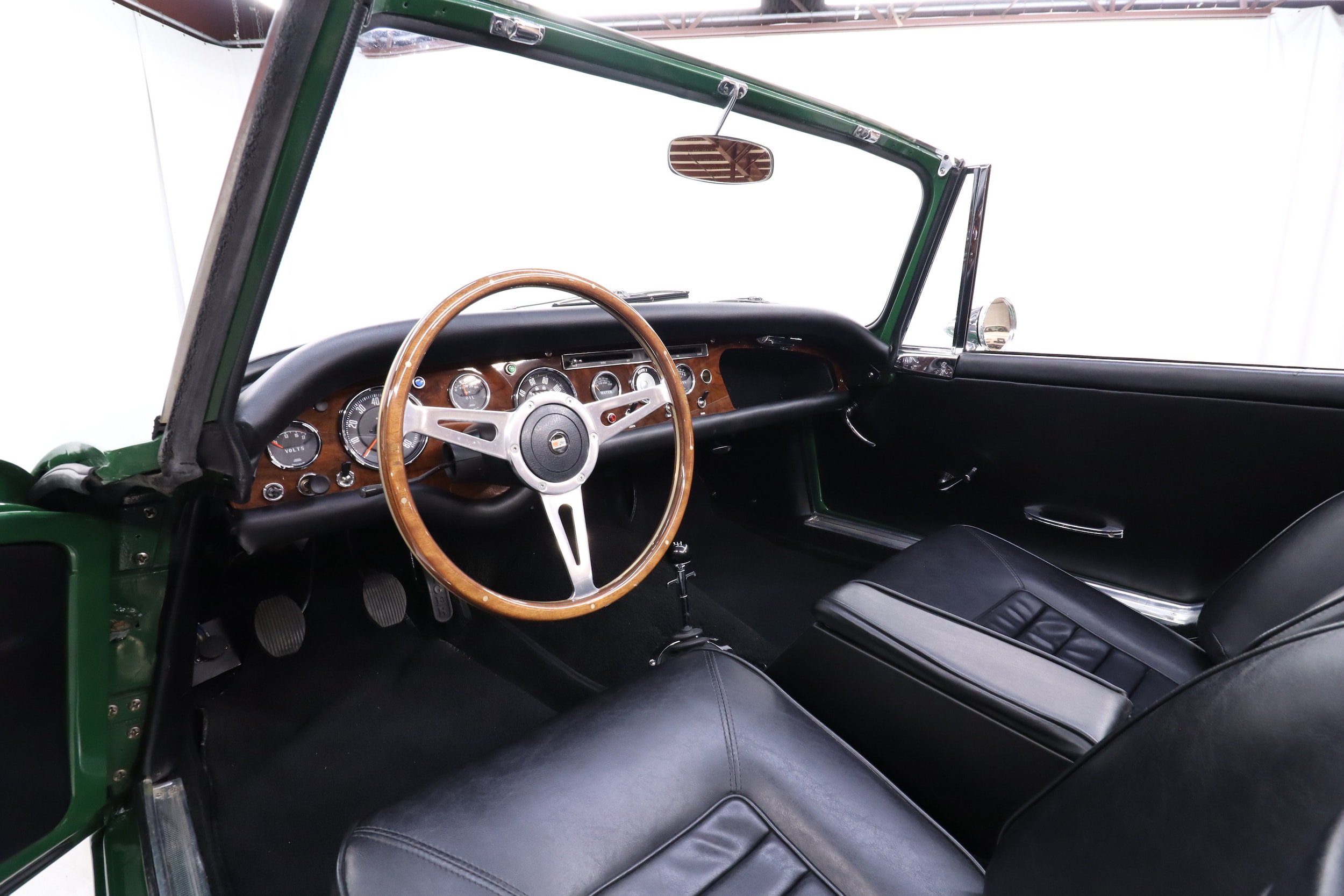 1964 Sunbeam Tiger 36