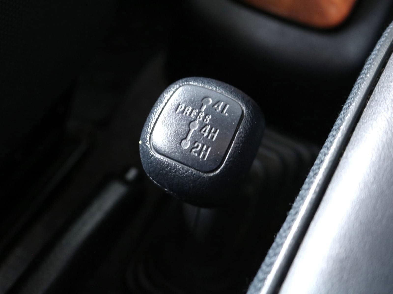 1998 Mitsubishi Pajero 15