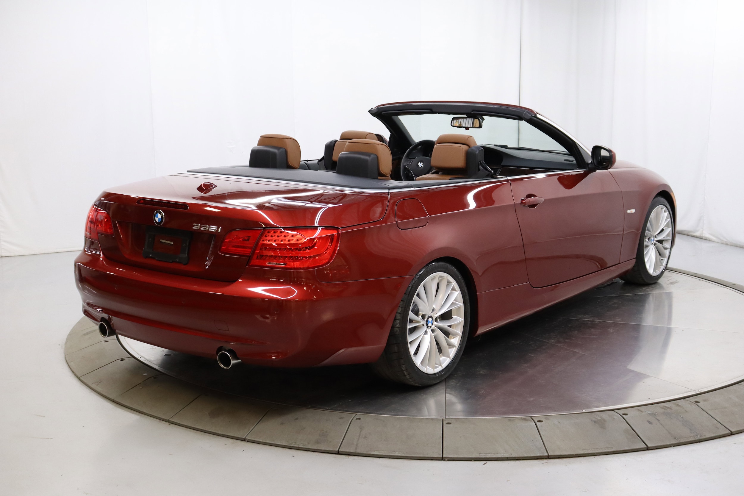 2011 BMW 3 Series 16