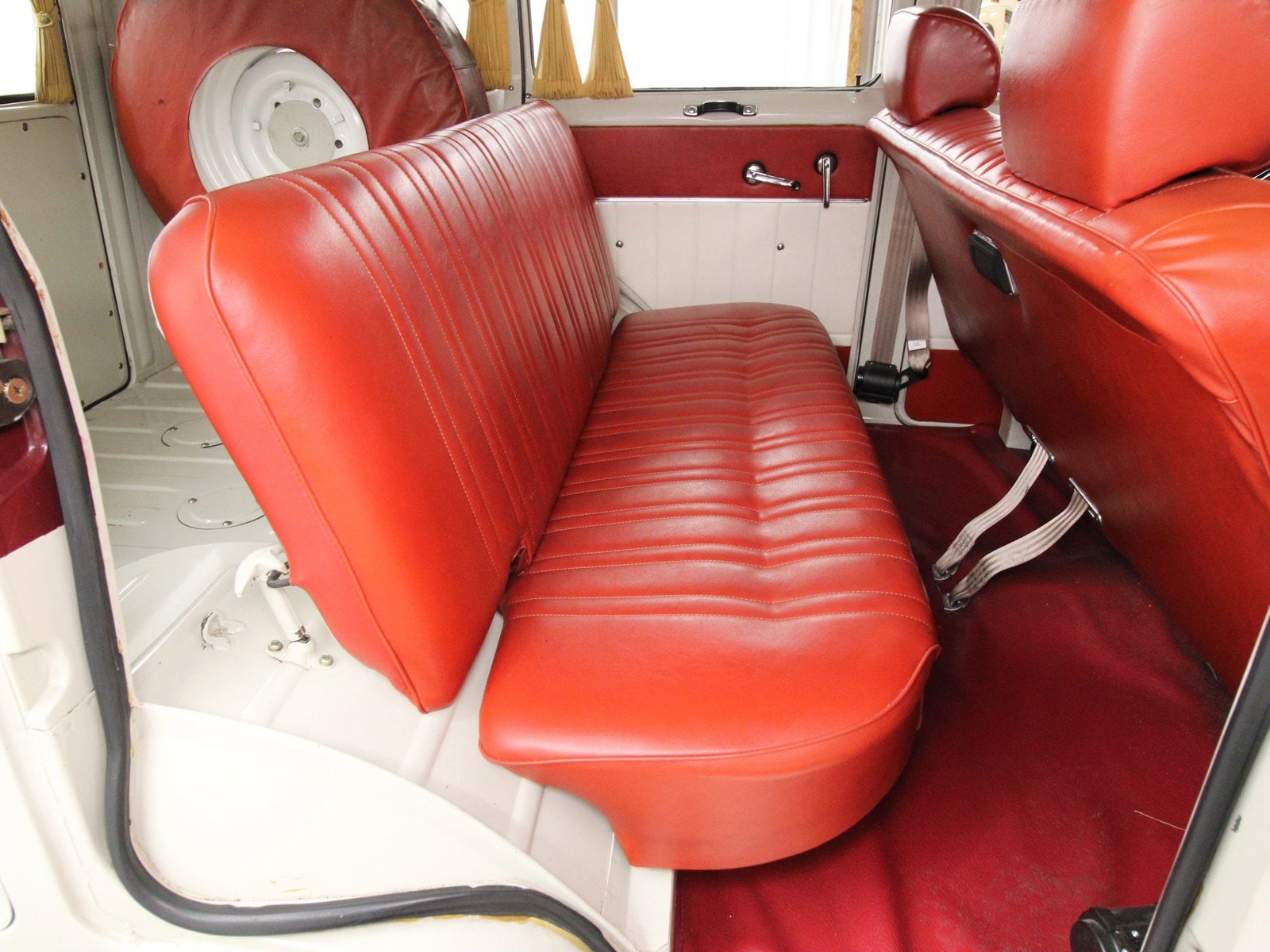 1976 Mitsubishi Jeep 19