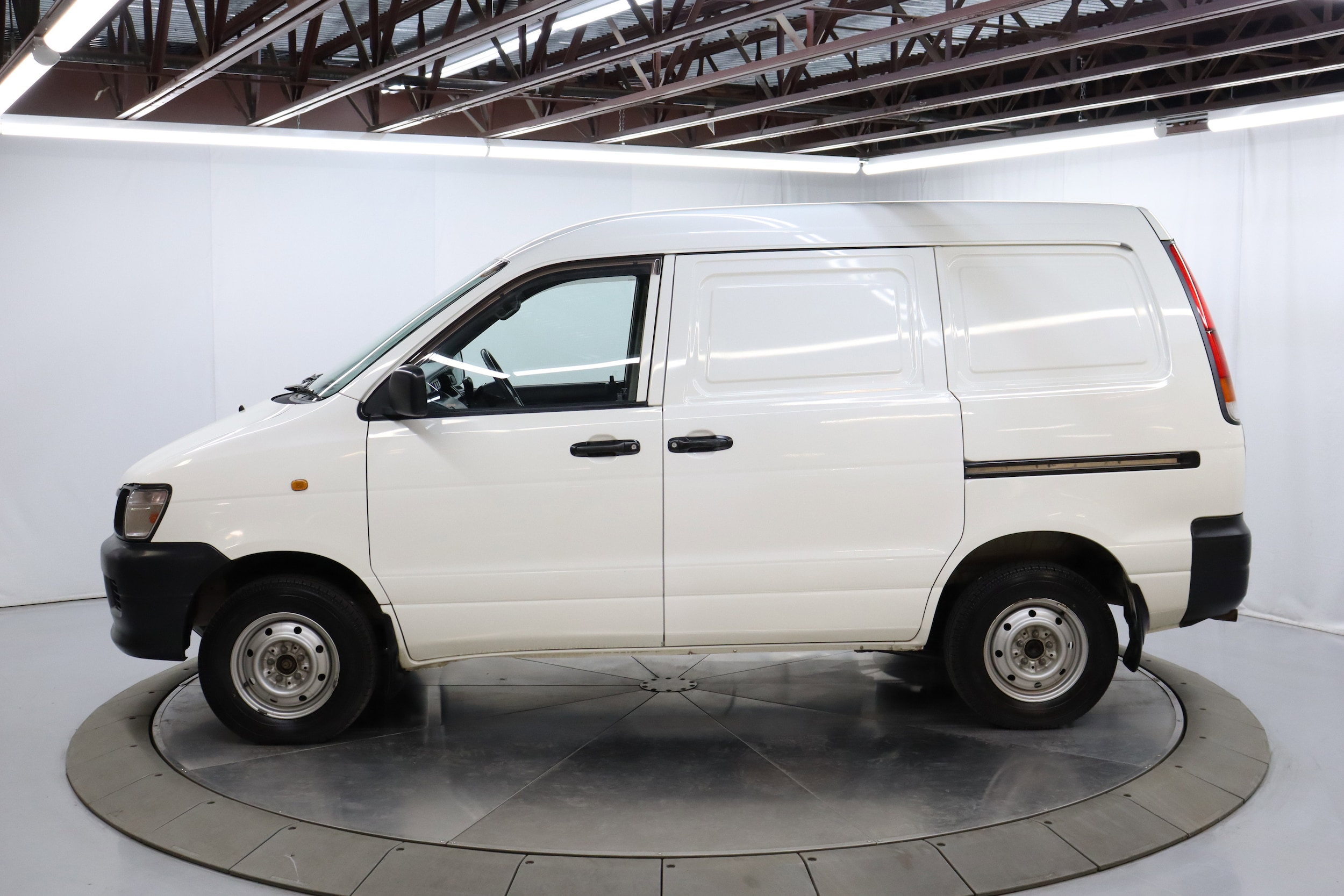 1998 Toyota Liteace 4