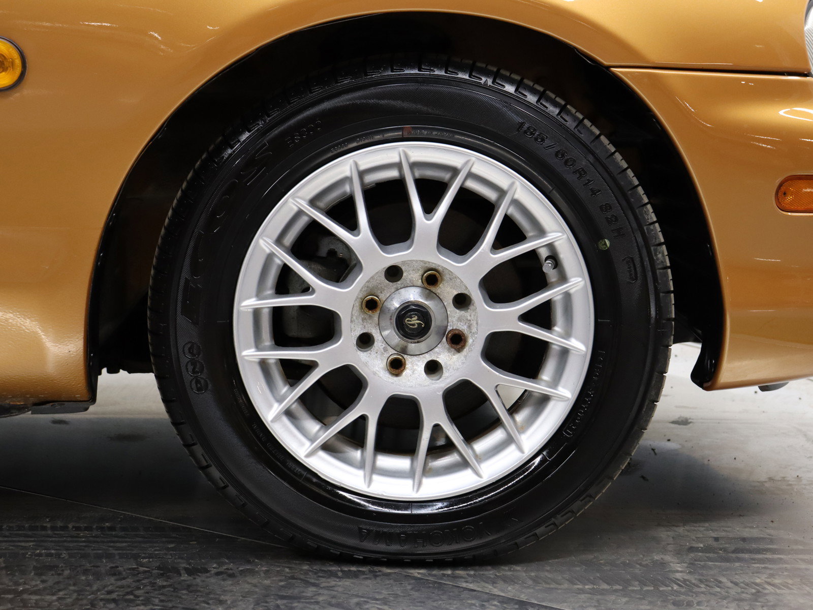 1998 Mazda Eunos Roadster 32