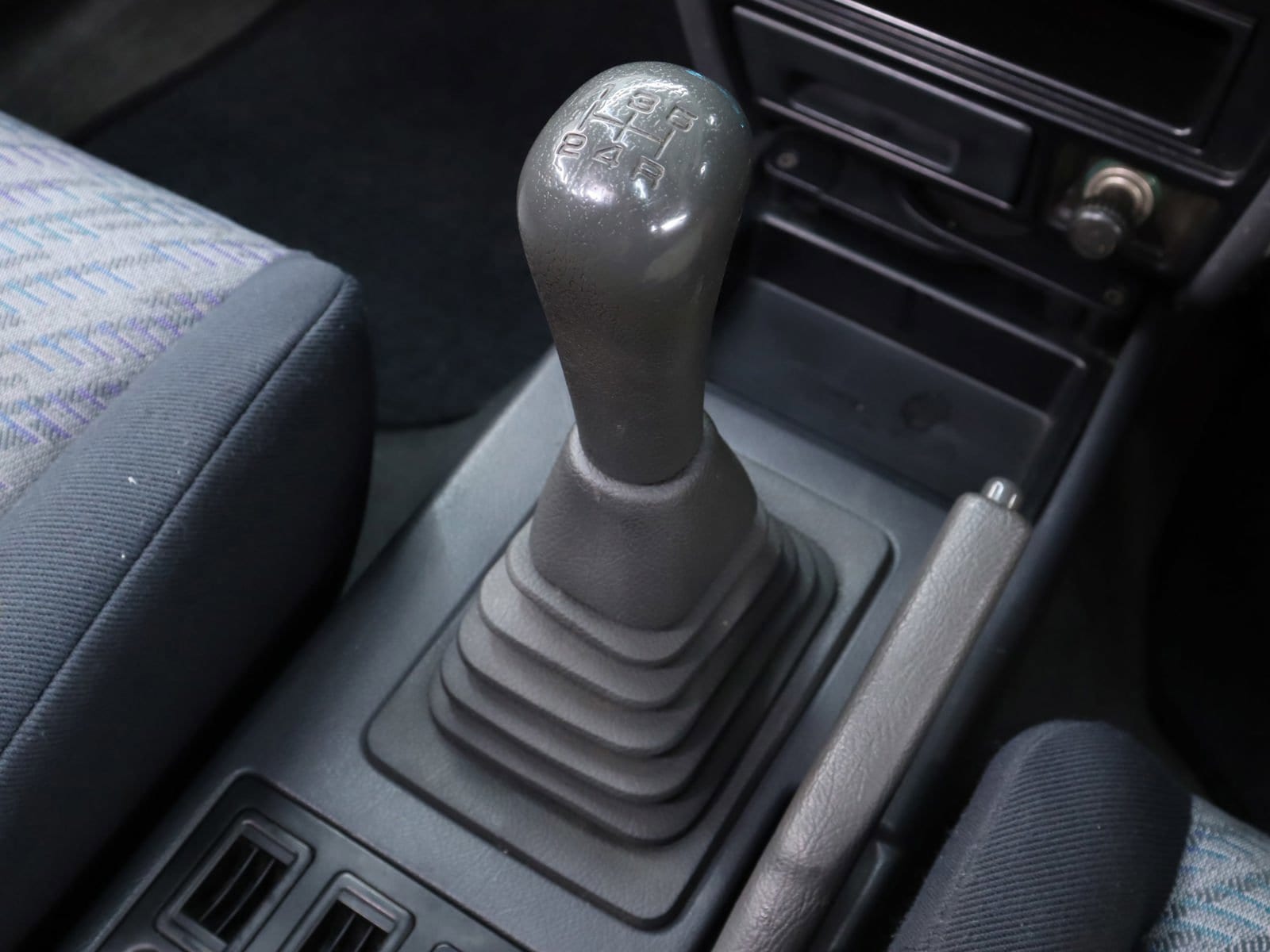 1995 Mitsubishi Chariot 13