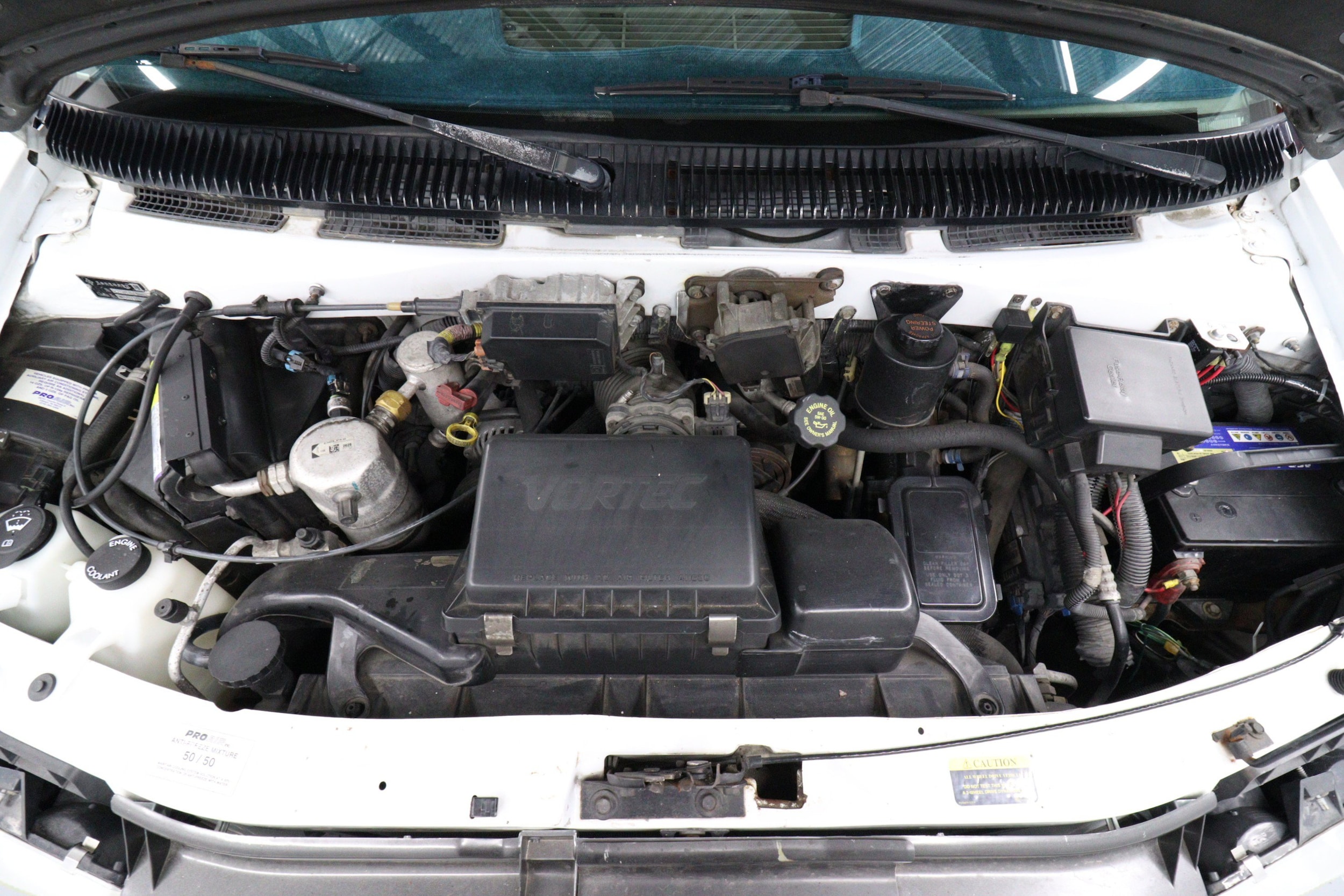 2001 Chevrolet Astro Cargo Van 28