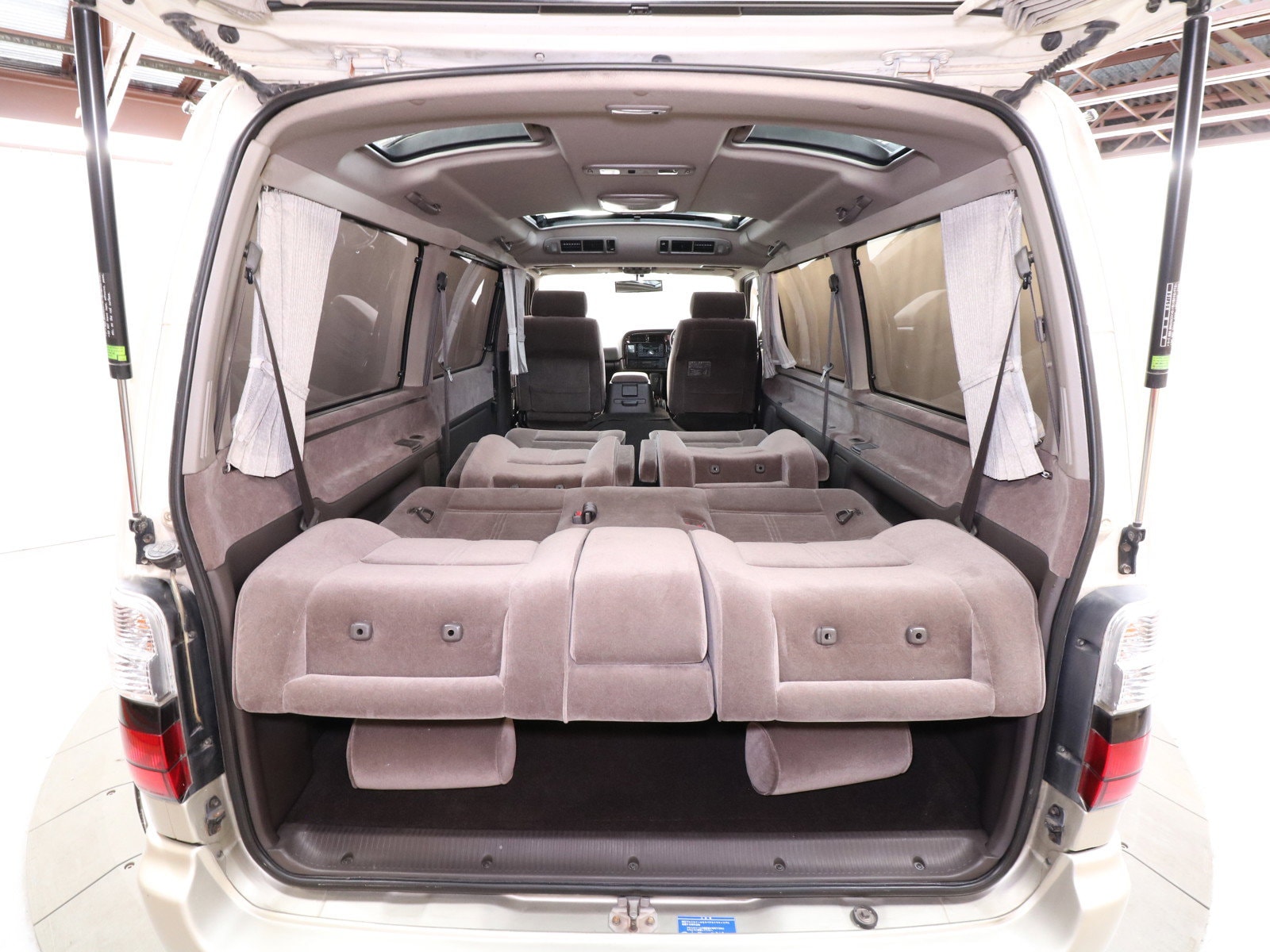 1999 Toyota Hiace 24