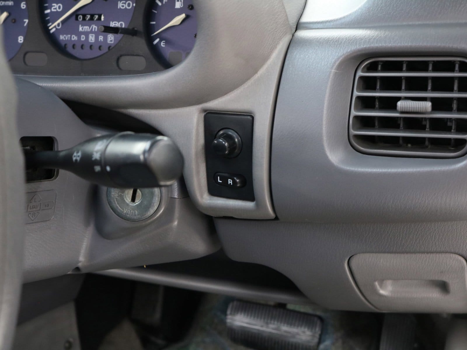 1998 Nissan March 47