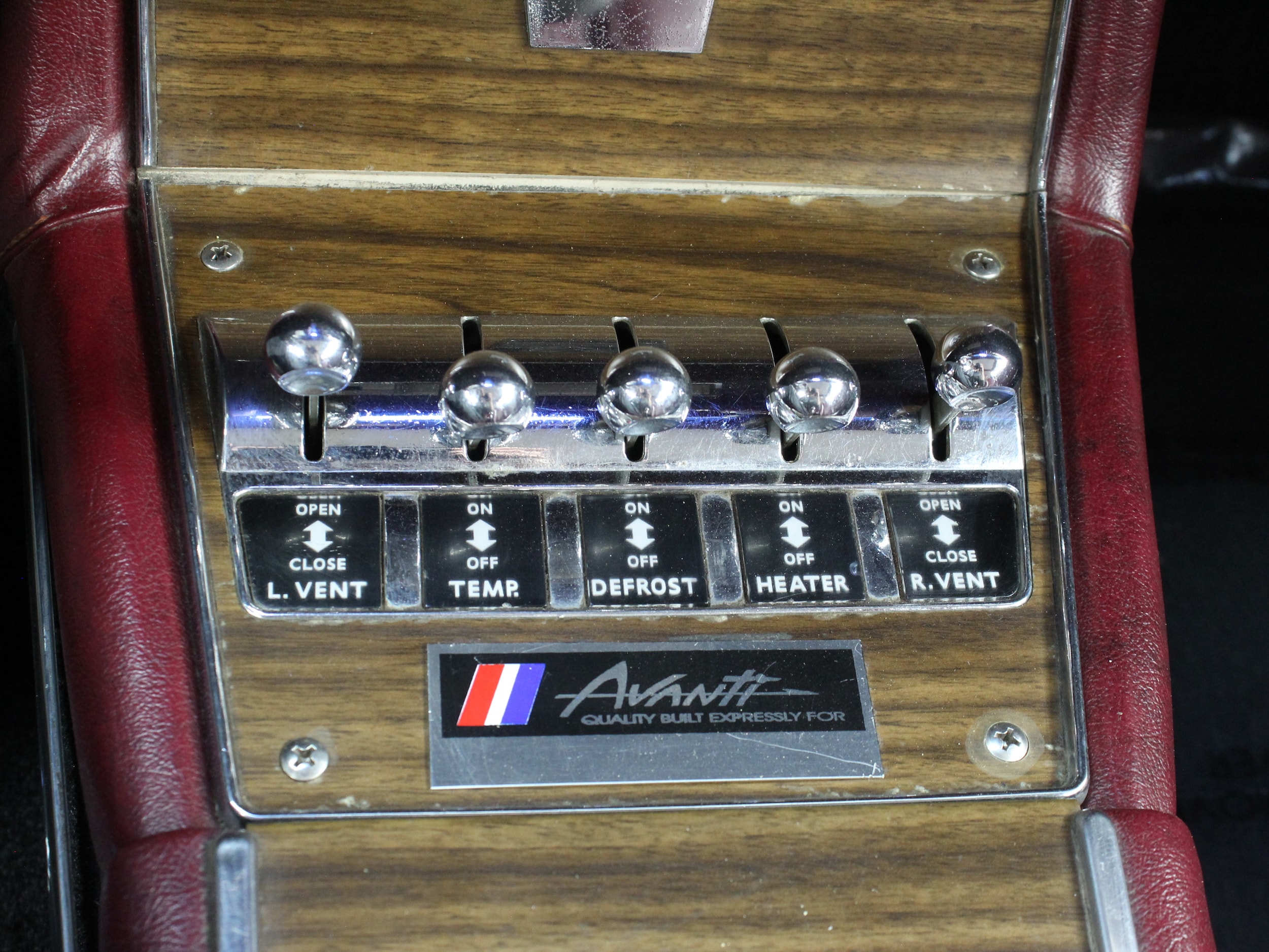 1964 Studebaker Avanti 13