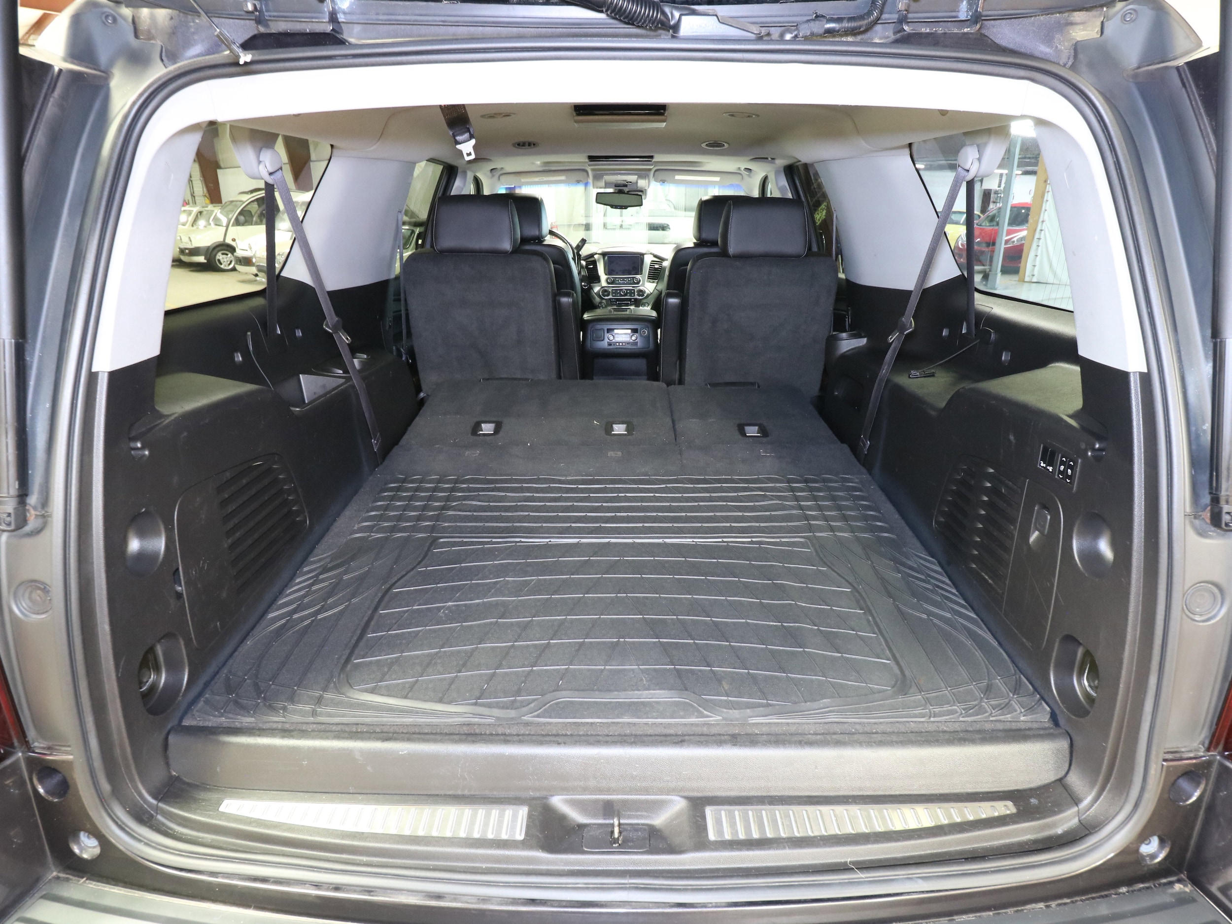 2015 Chevrolet Suburban 29
