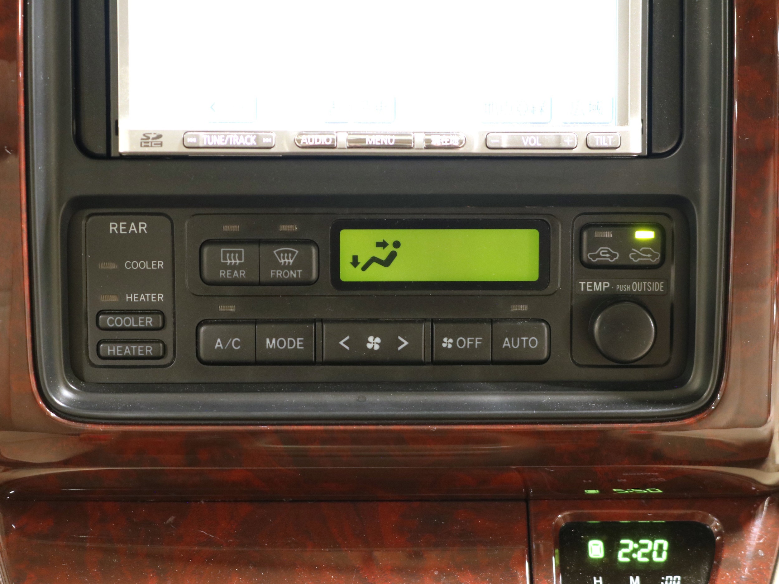 2000 Toyota Grand Hiace 13