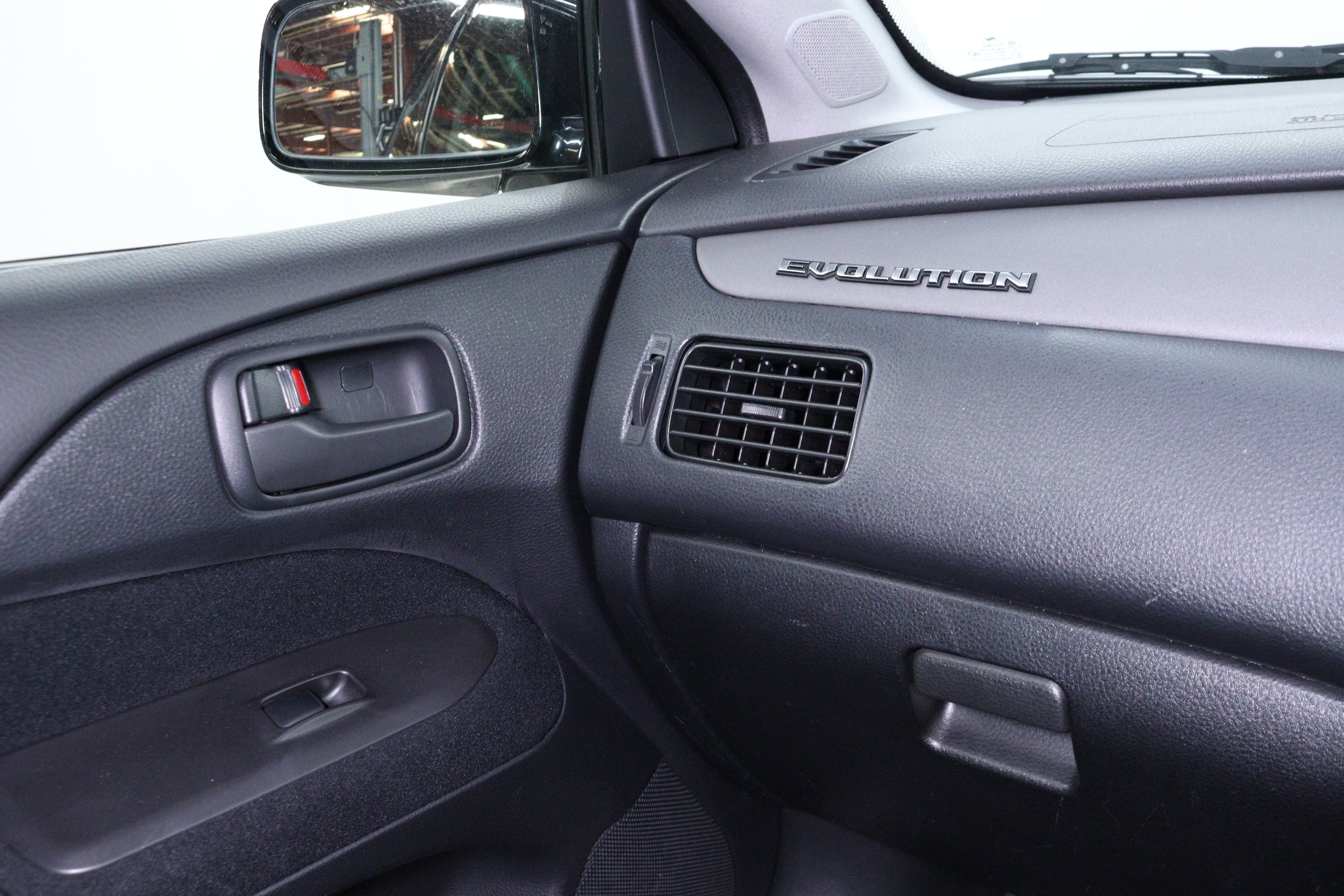 2001 Mitsubishi Lancer 59