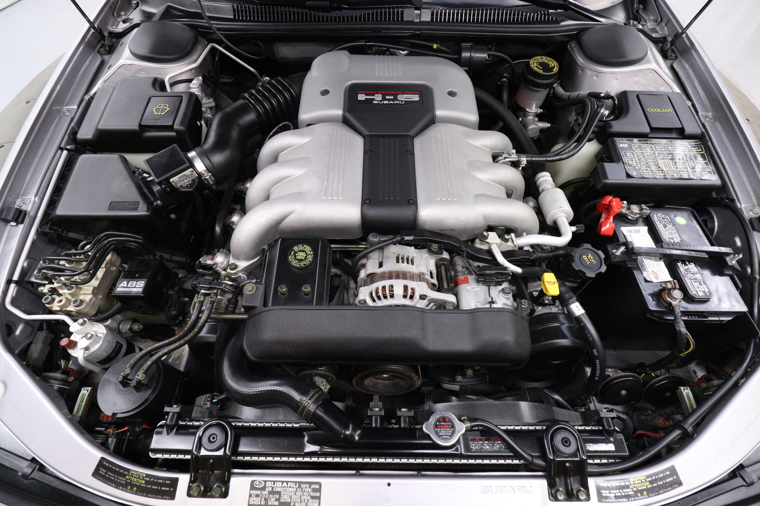 1992 Subaru SVX 23