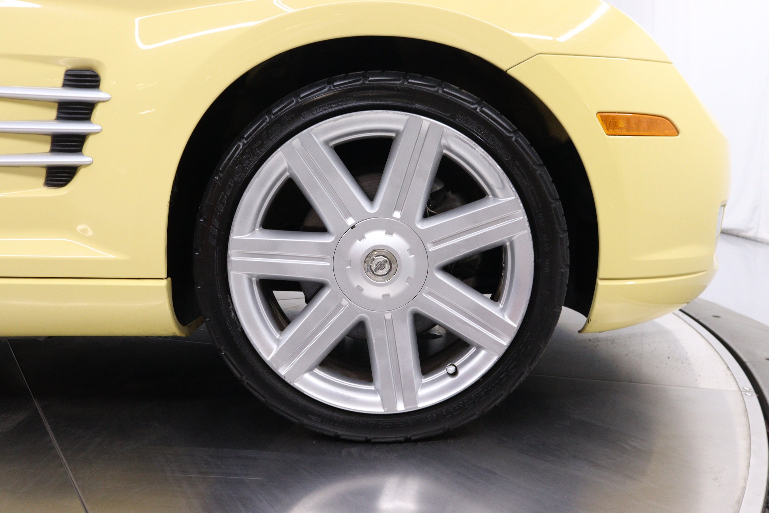 2005 Chrysler Crossfire 38