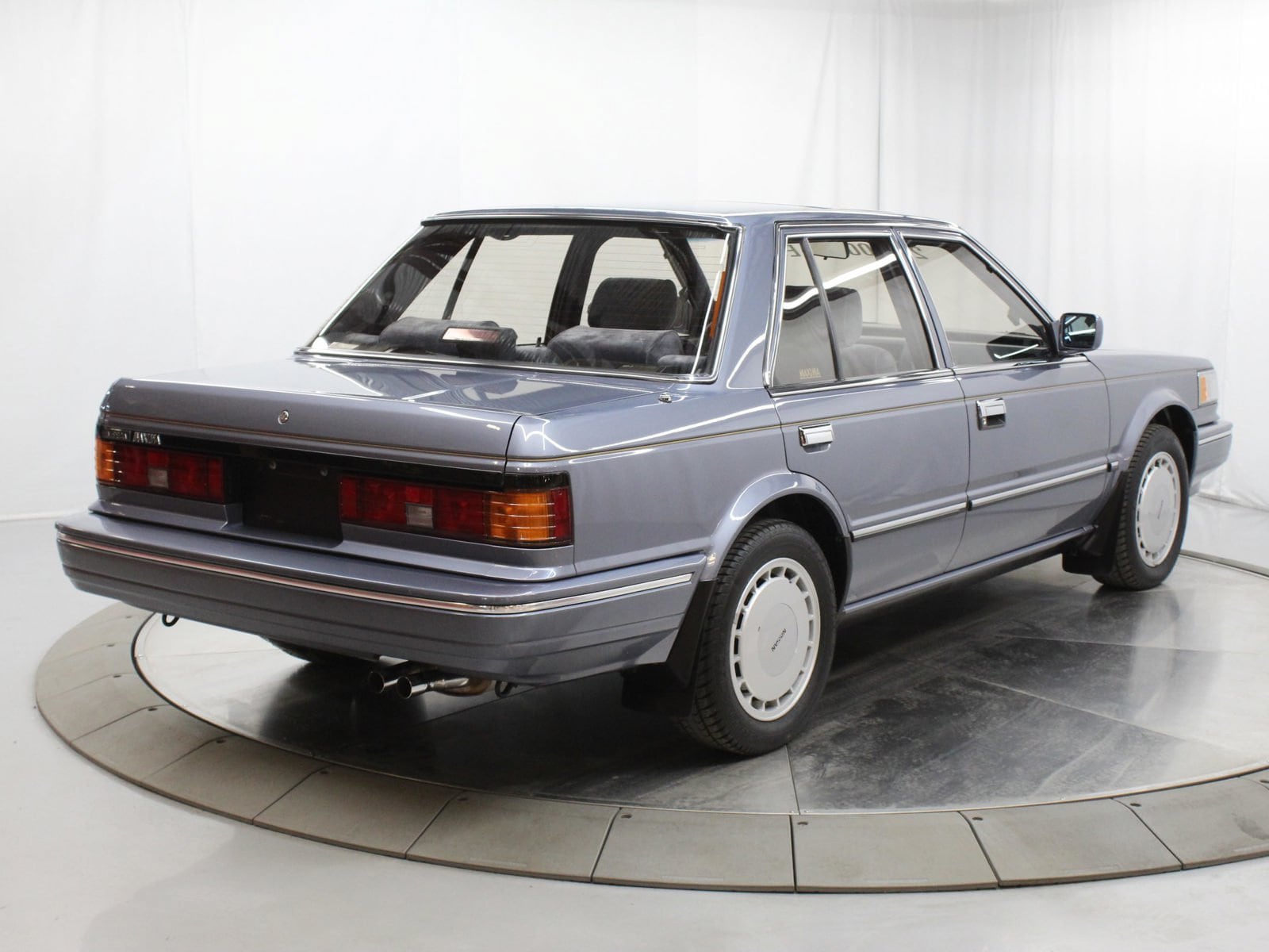 1987 Nissan Maxima 16