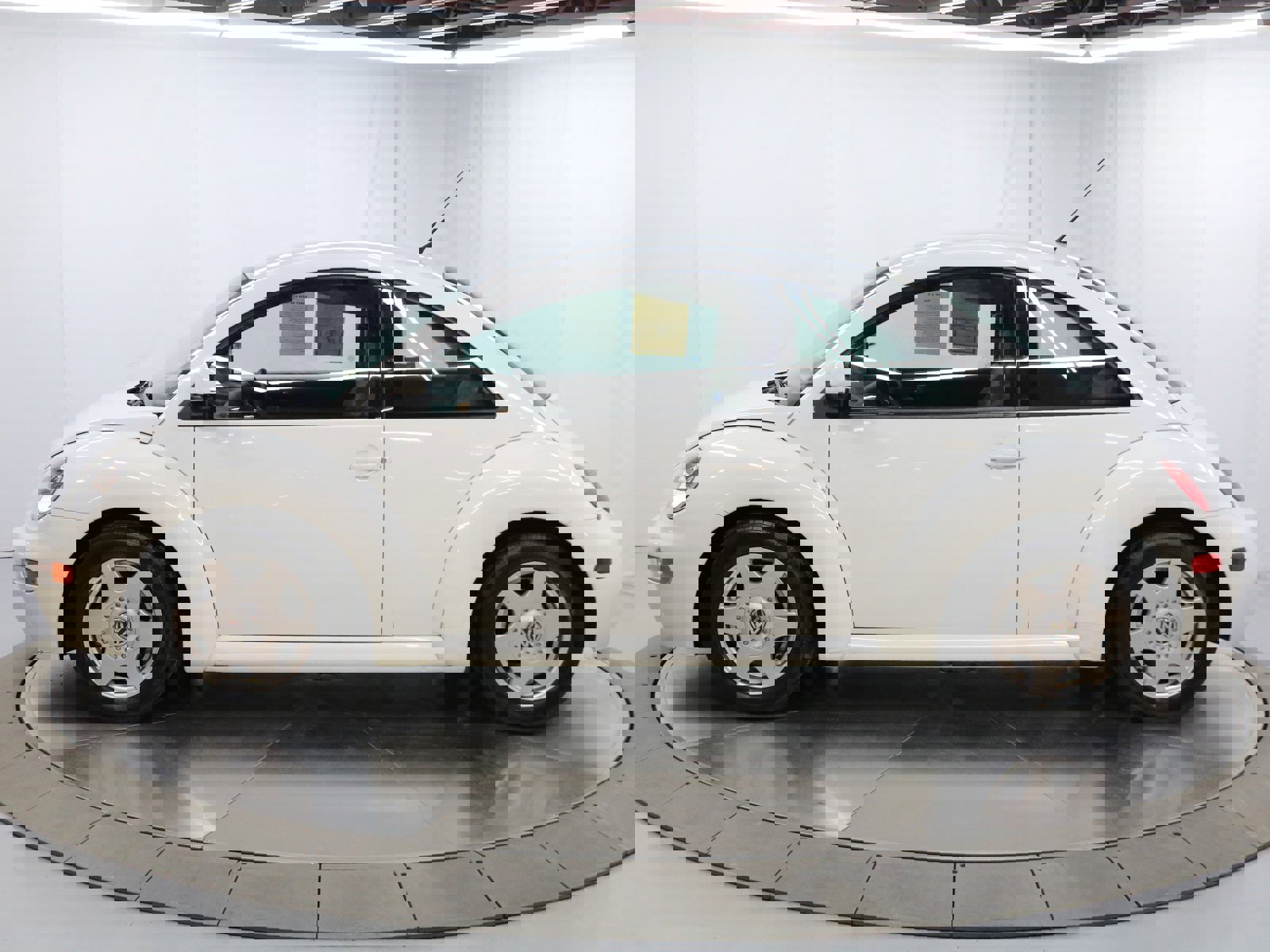 1998 Volkswagen New Beetle 4