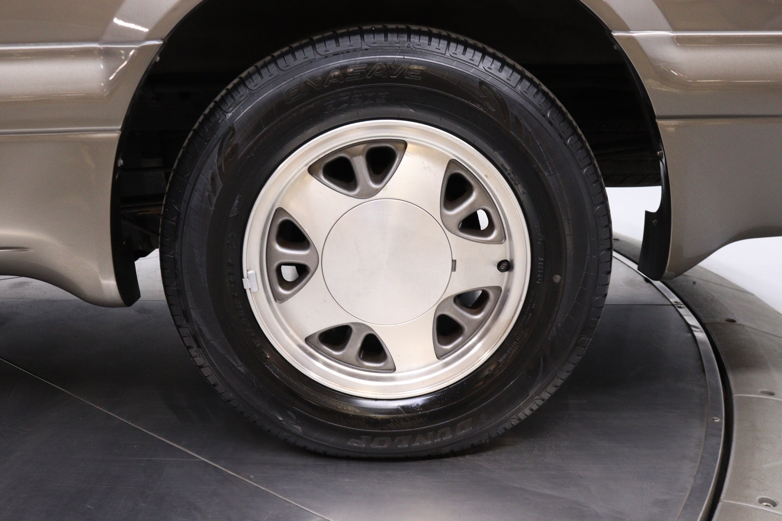 2000 Chevrolet Astro LT 33