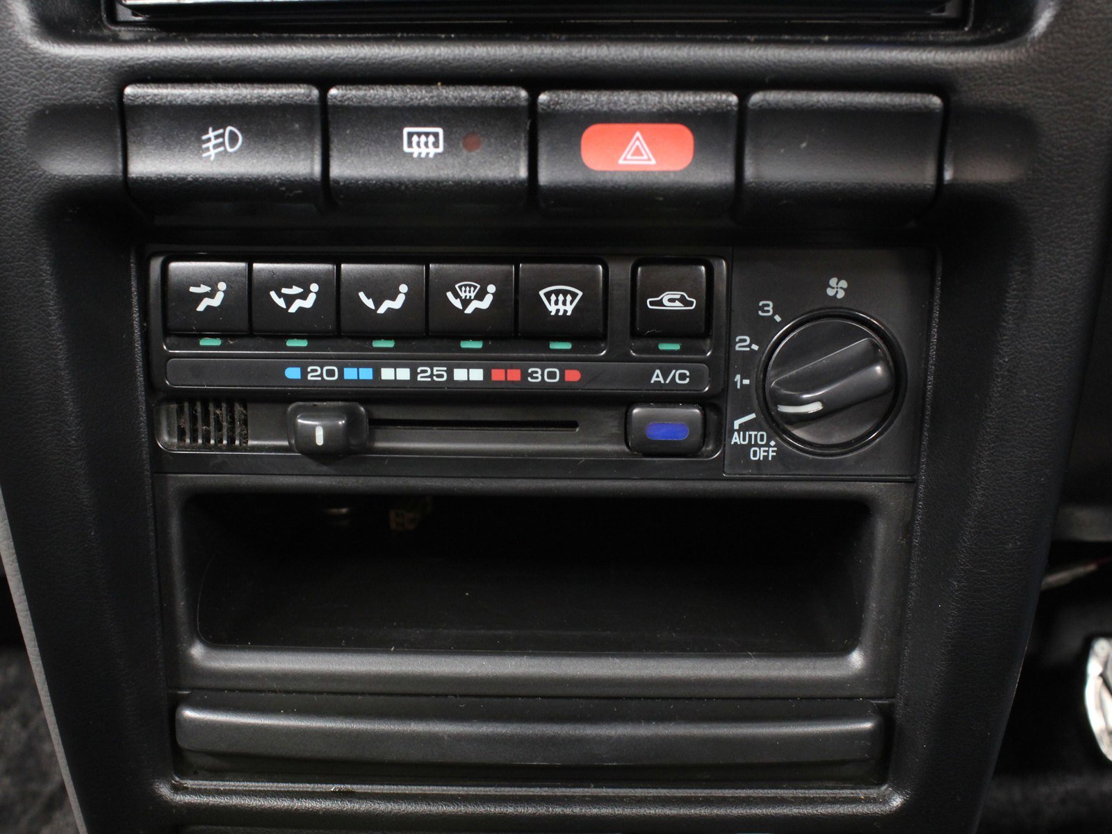1992 Nissan Sunny 16