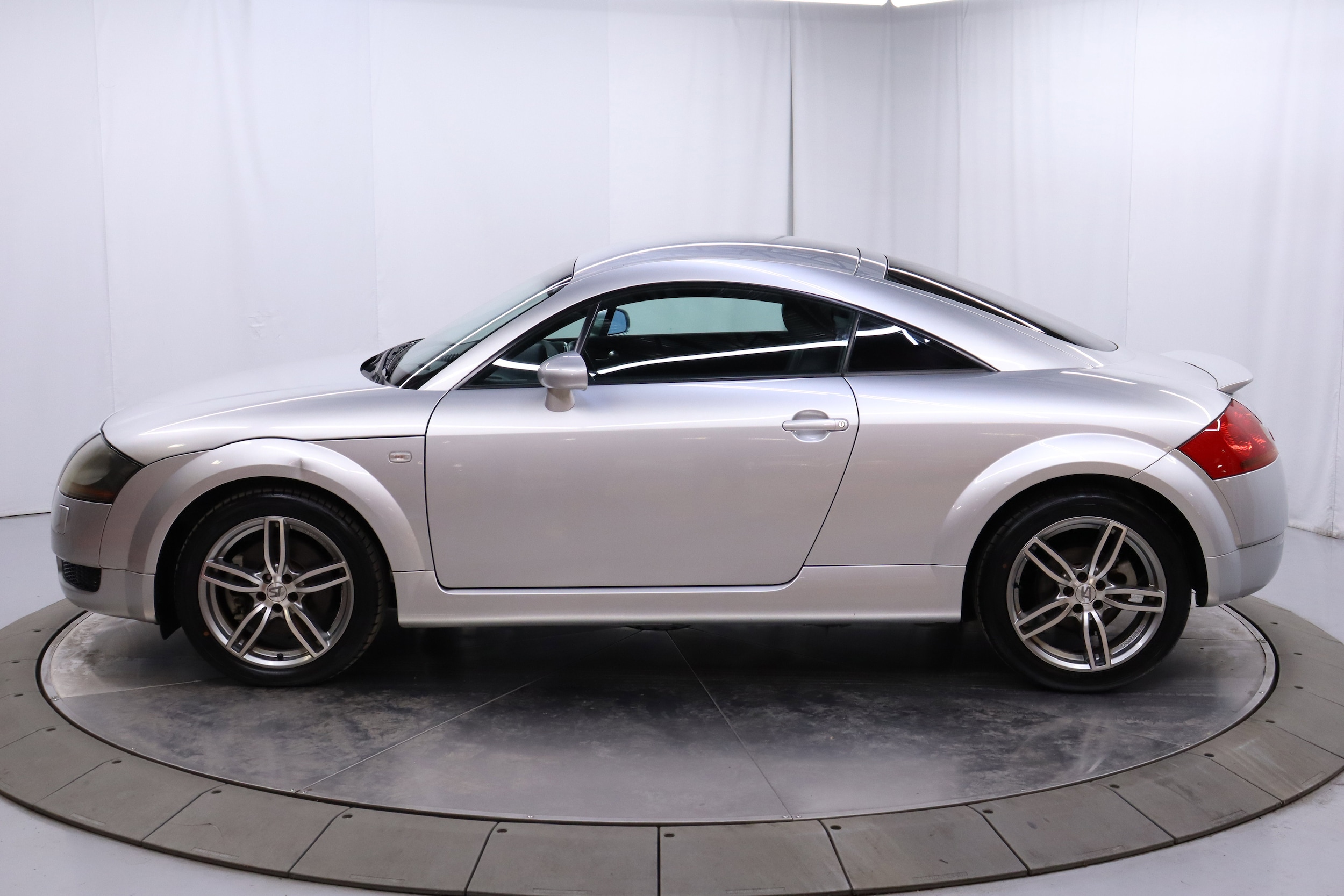 2000 Audi TT 6