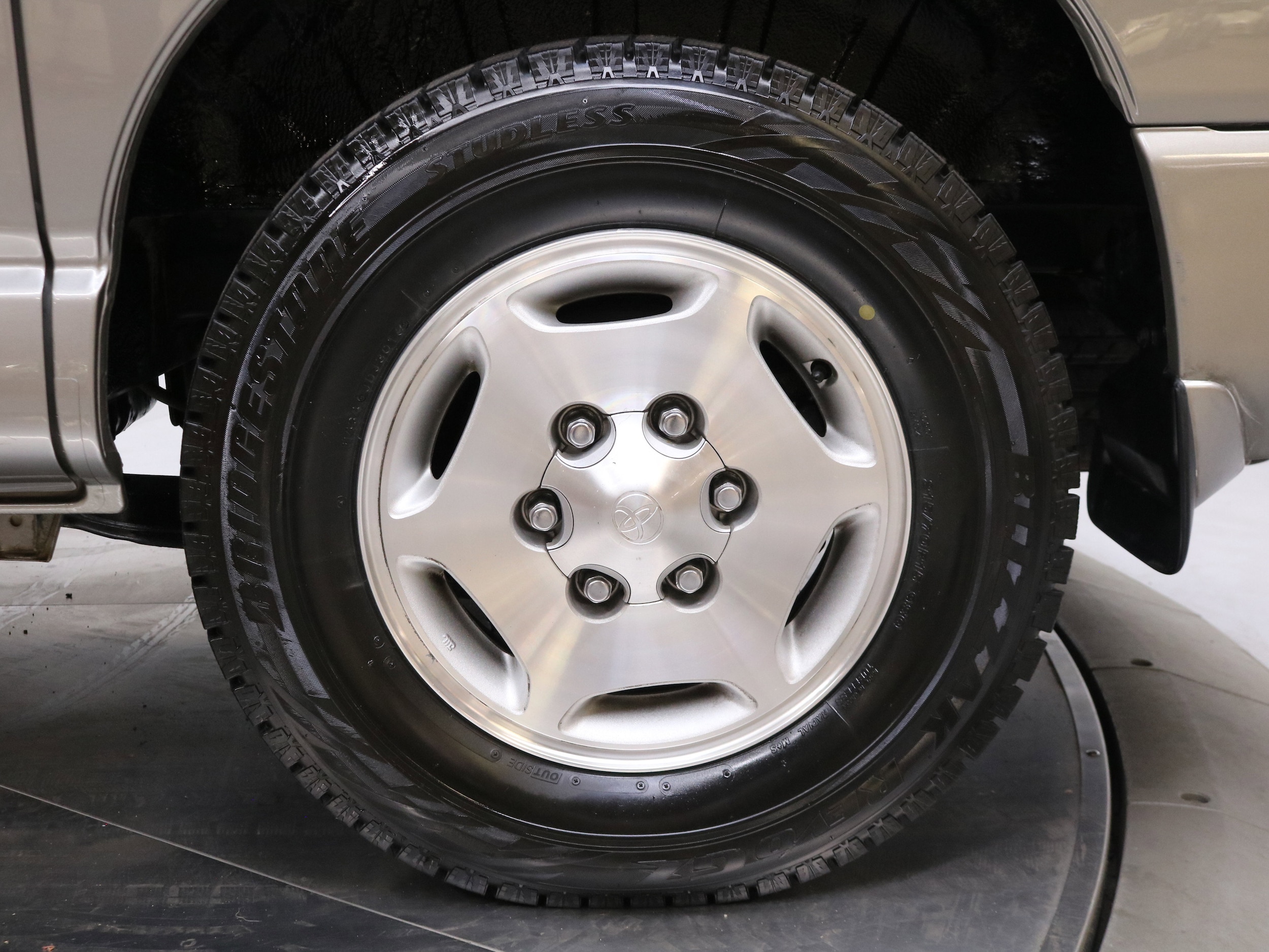 2000 Toyota Grand Hiace 34