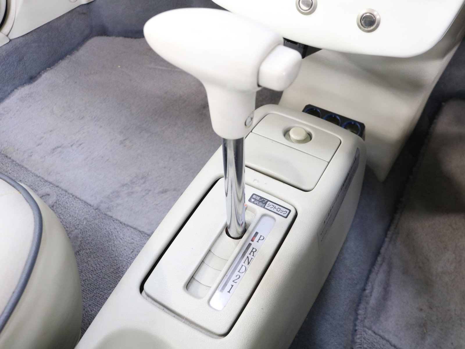 1991 Nissan Figaro 17