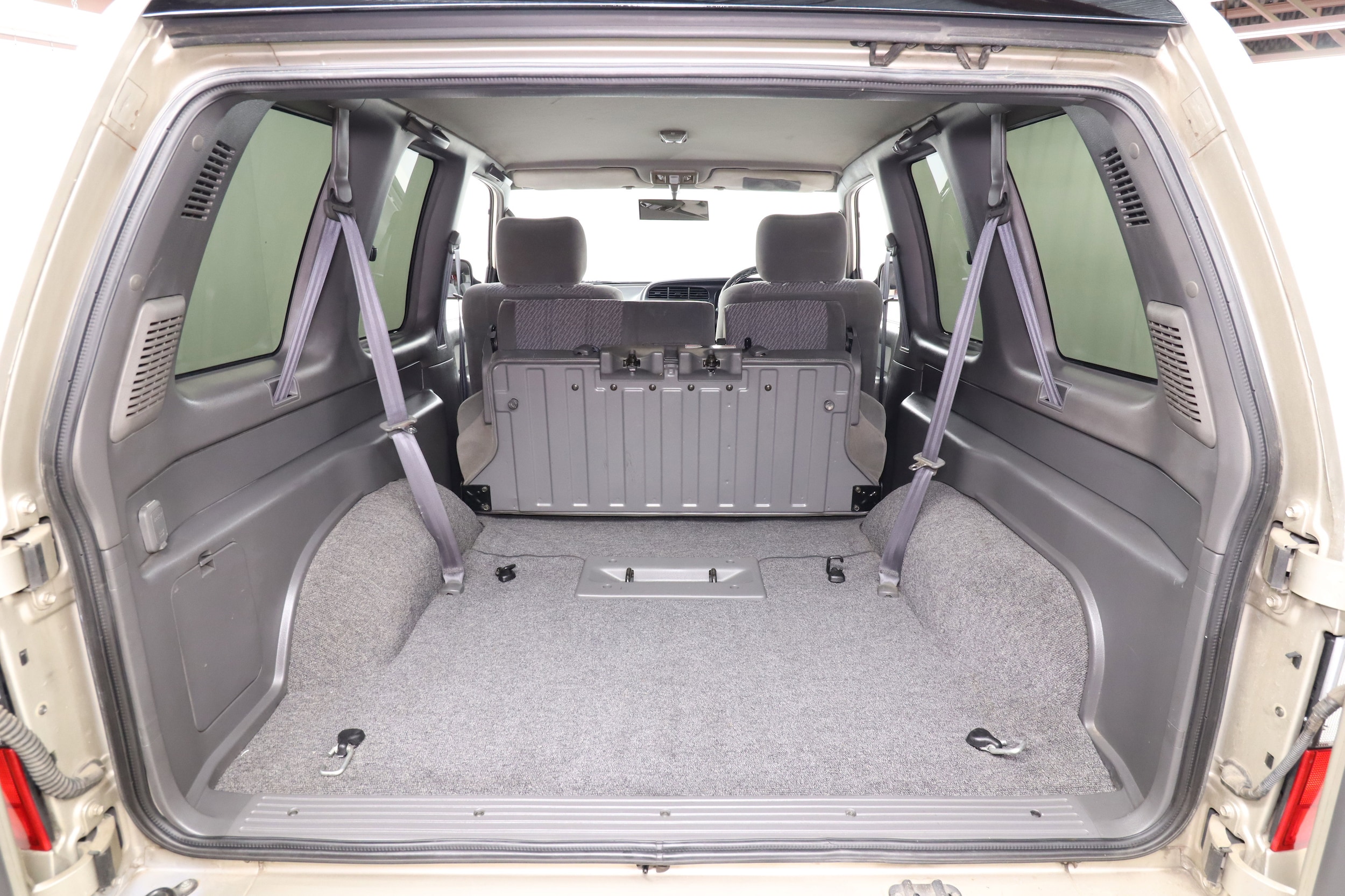 1996 Isuzu Bighorn 29