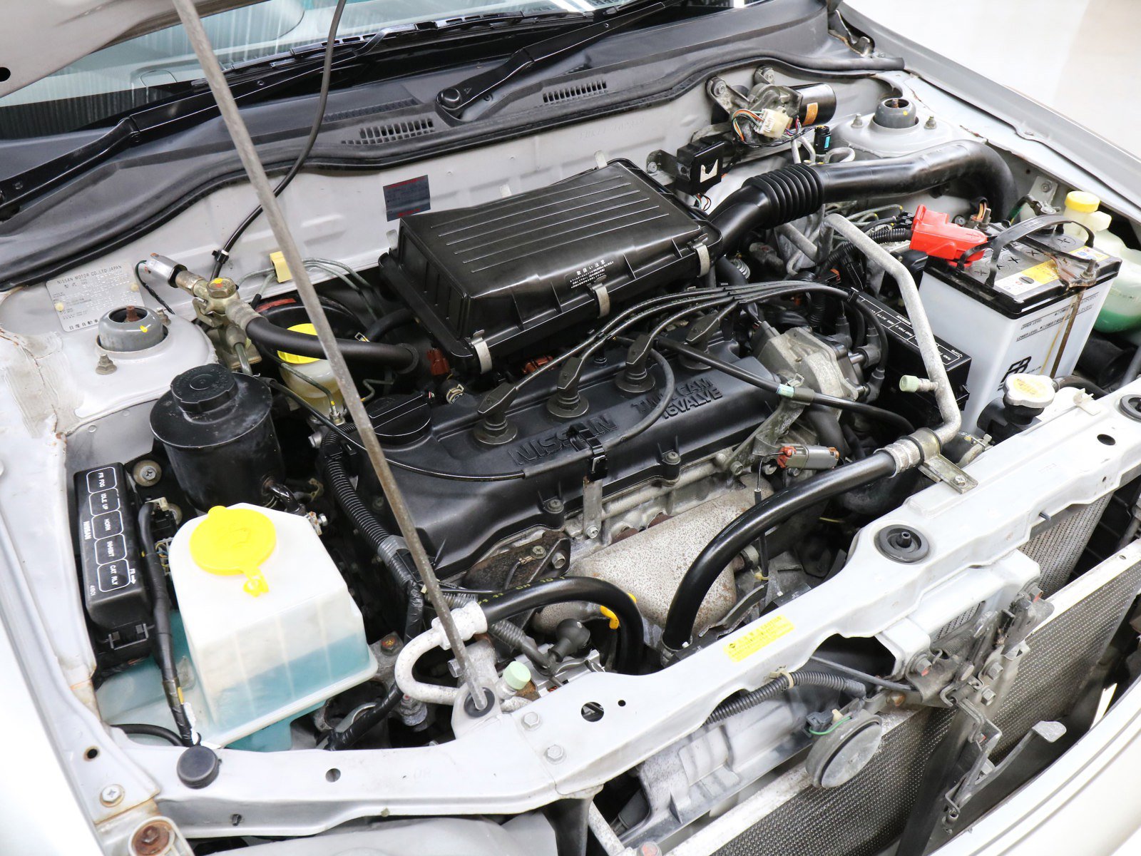 1998 Nissan March 26