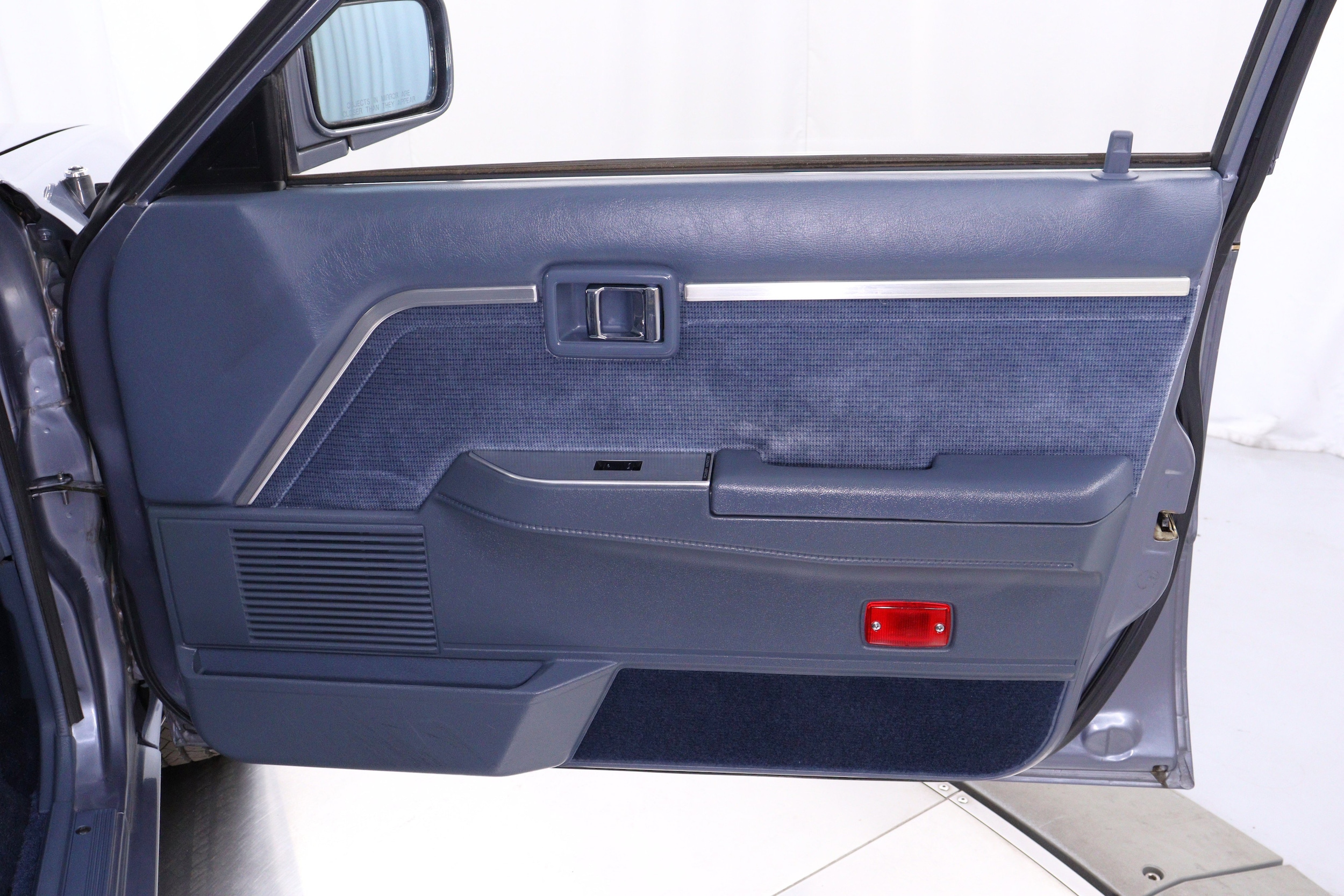 1987 Nissan Maxima 21