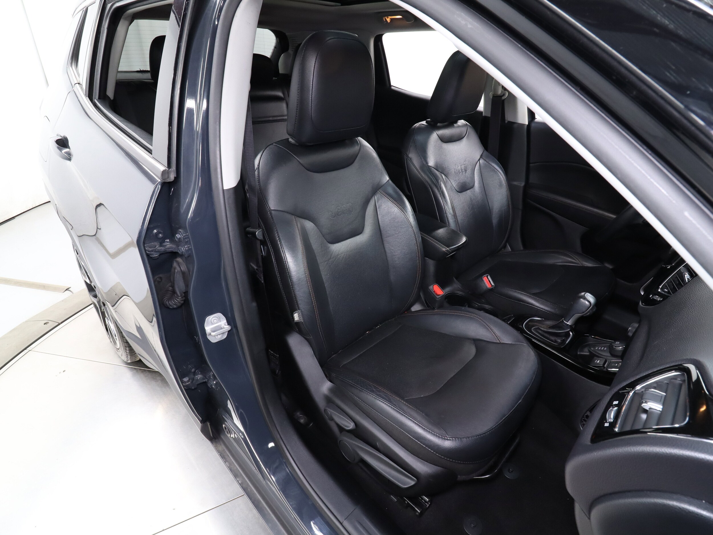 2018 Jeep Compass 18