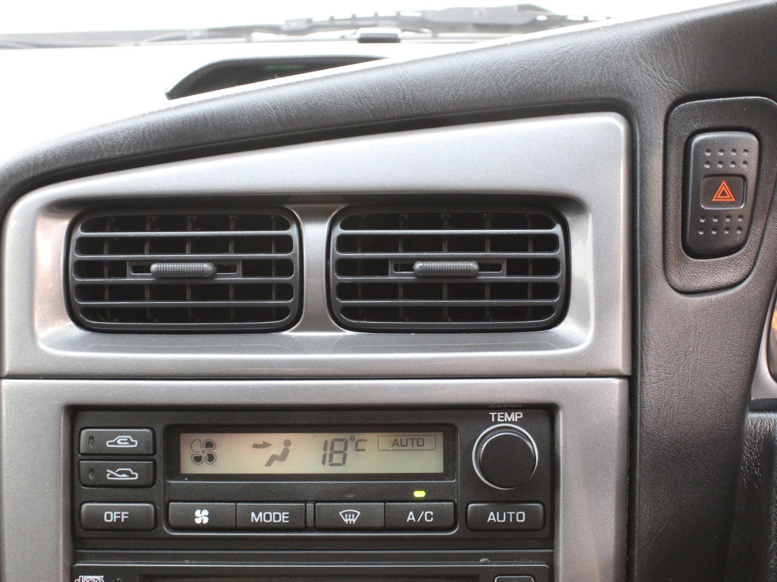 1996 Nissan Stagea 12