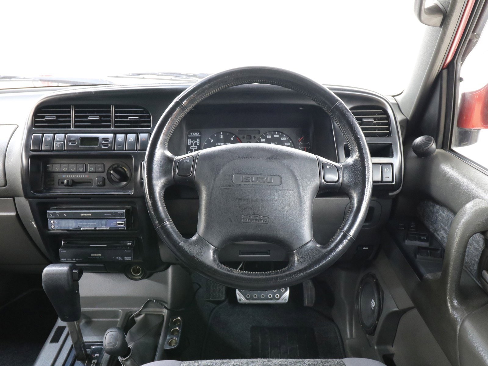 1998 Isuzu Bighorn 12