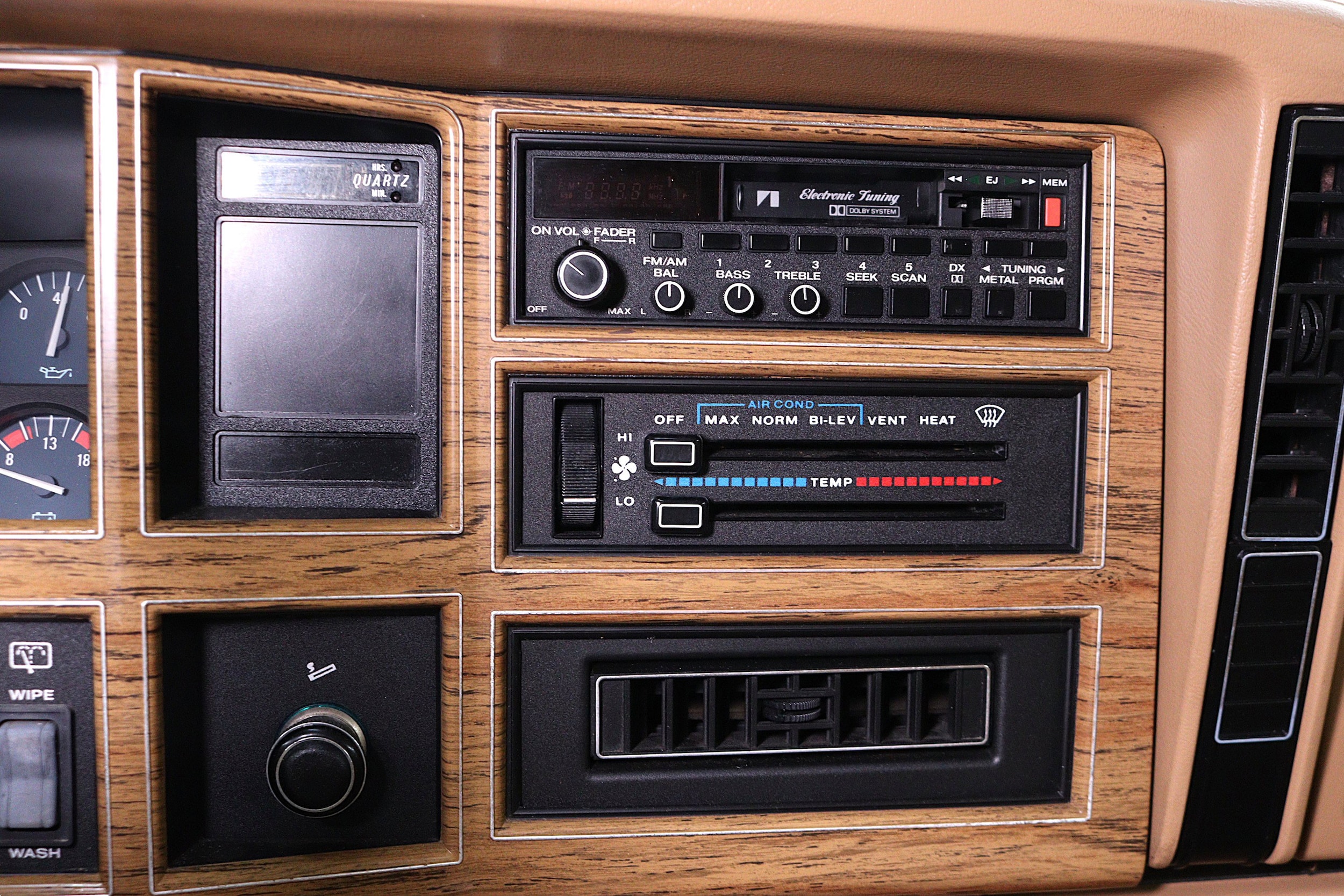 1987 Jeep Wagoneer 12