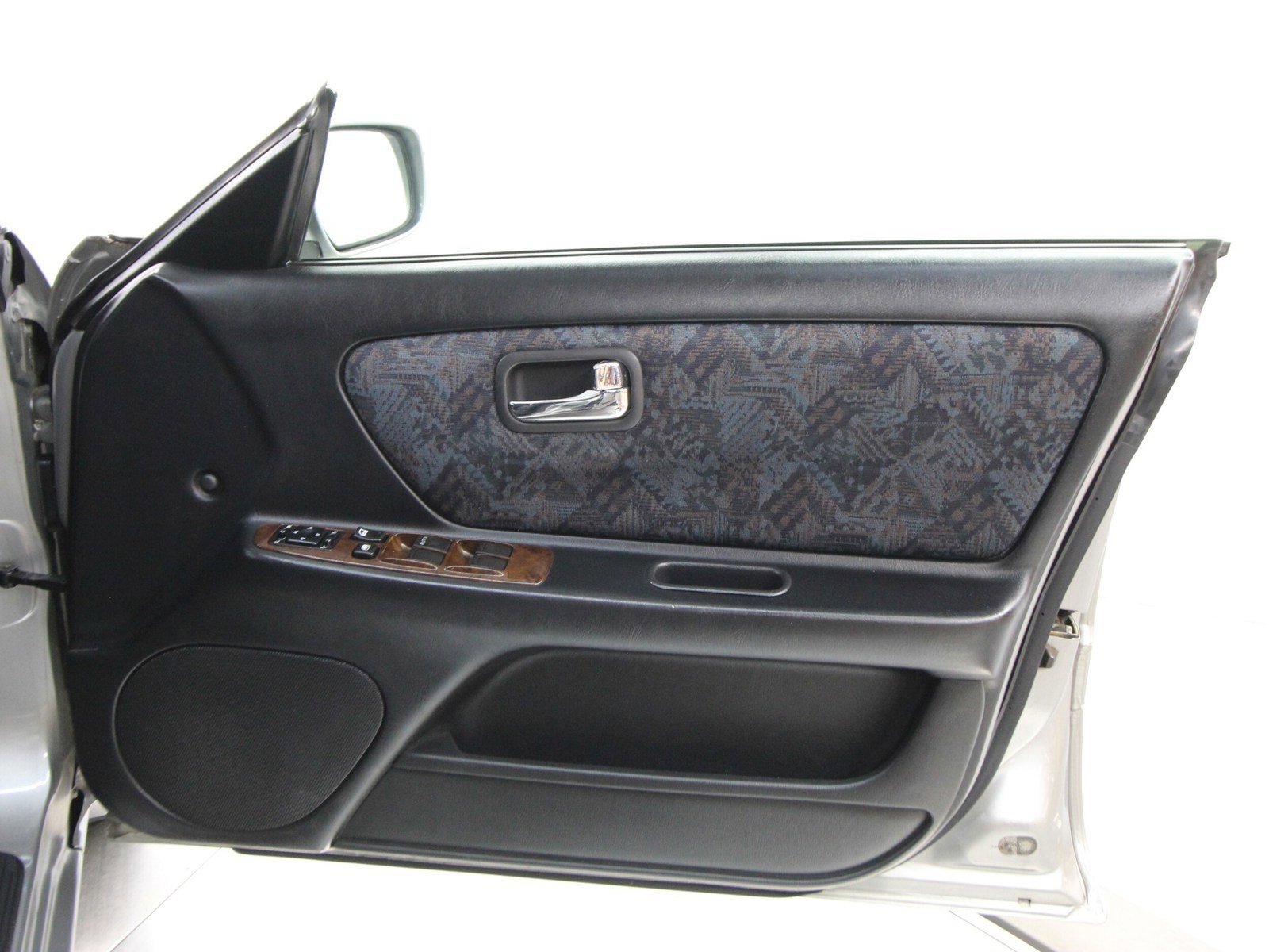 1997 Nissan Stagea 21