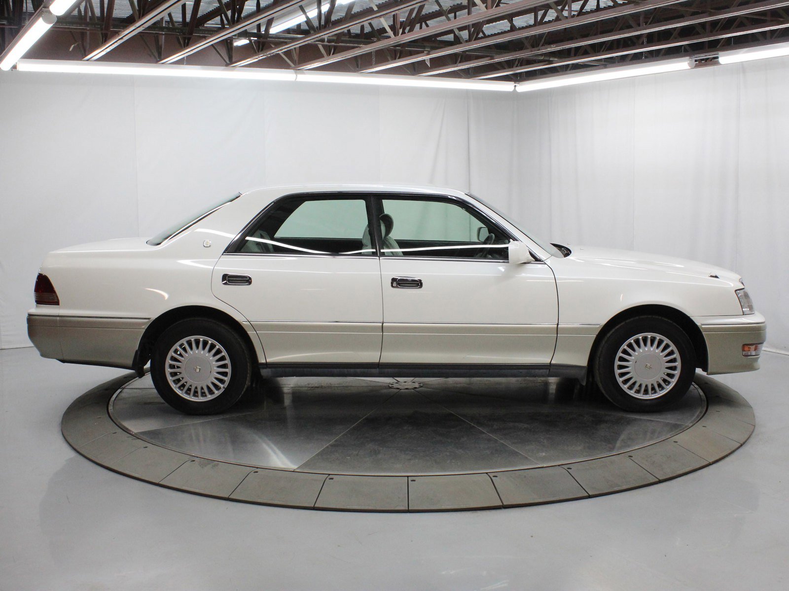 1997 Toyota Crown 11