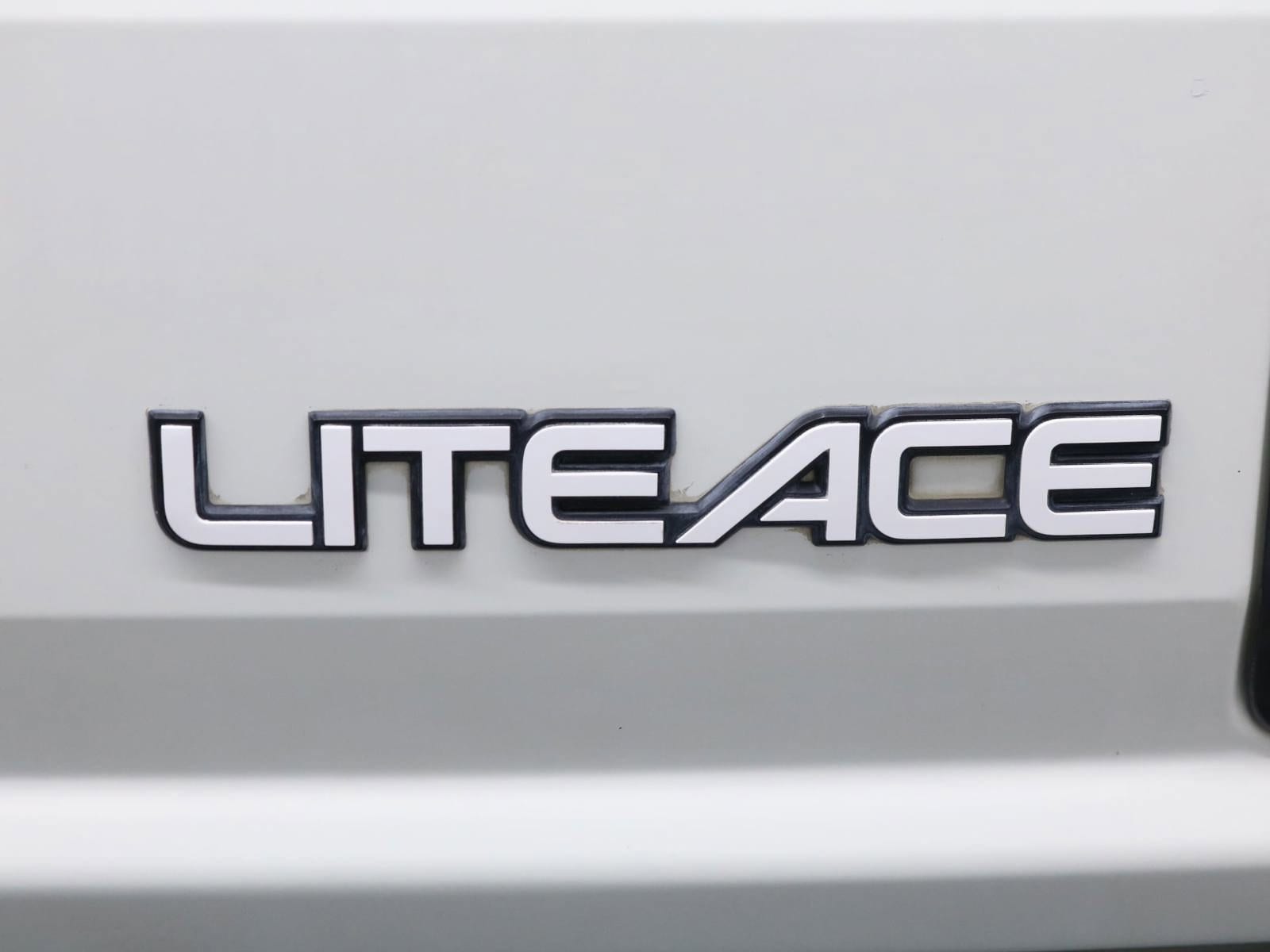 1998 Toyota Liteace 39
